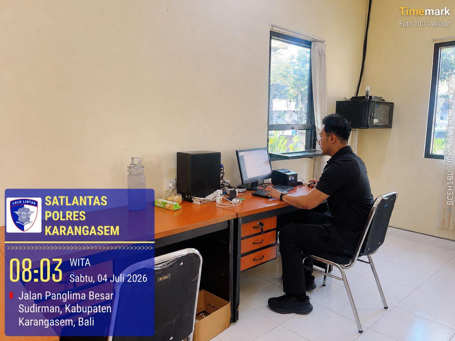 Sat Lantas Polres Karangasem Berikan Pelayanan Samsat Drive Thru