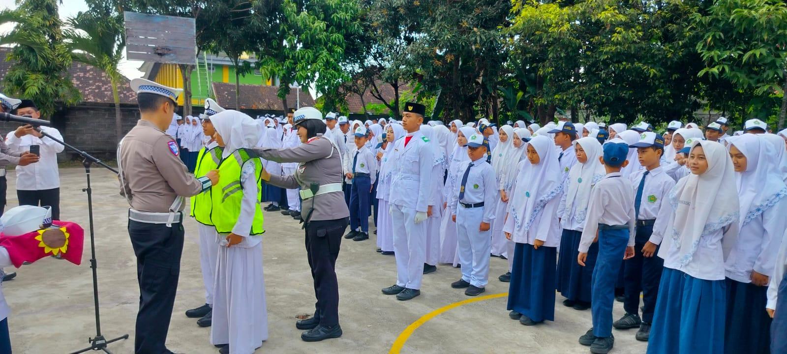 Police Goes To School