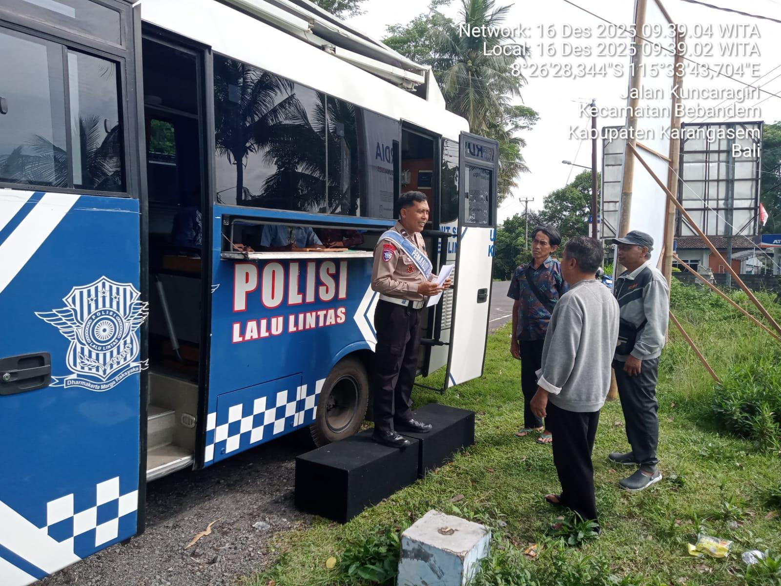 Tedun Banjar Polres Karangasem Berikan Pelayanan SIM dan SAMSAT Keliling