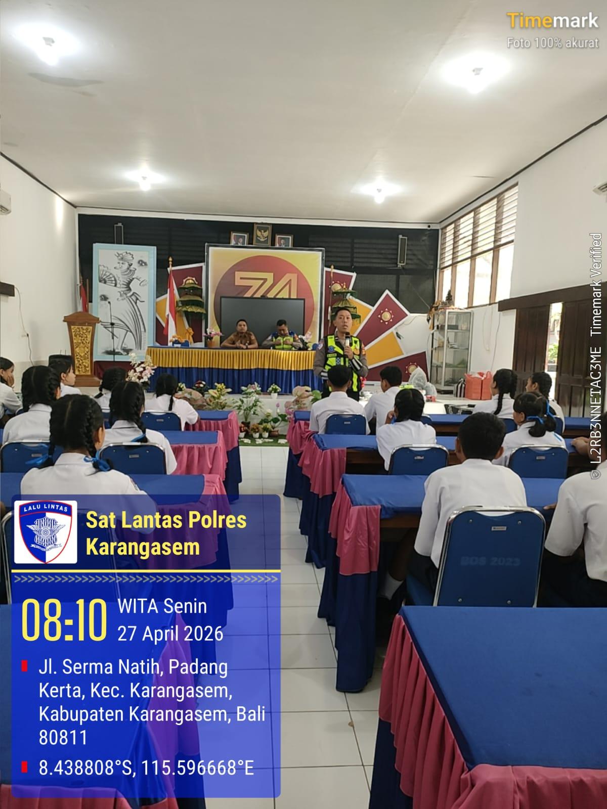 Police Goes To School