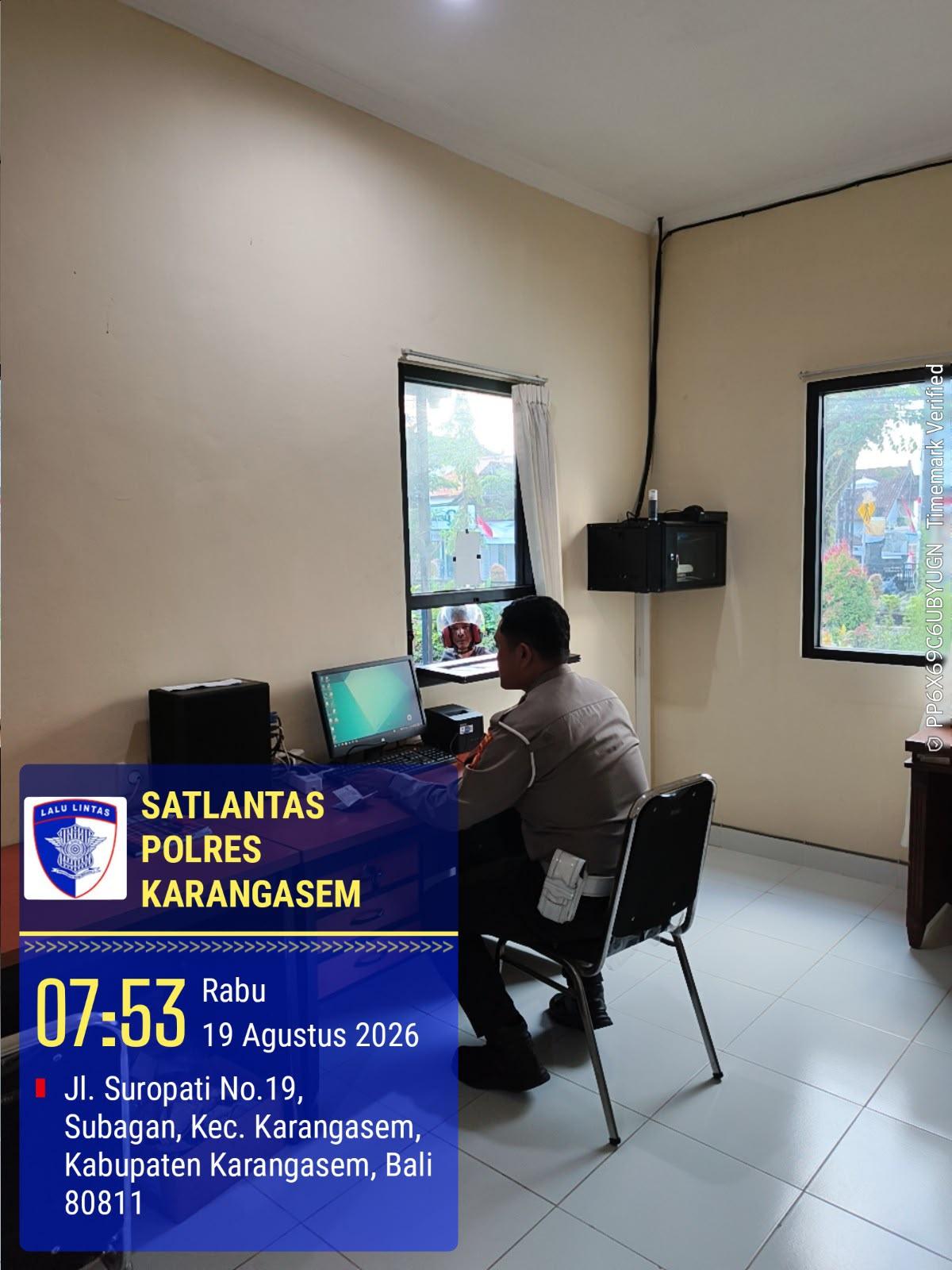 Sat Lantas Polres Karangasem Berikan Pelayanan Samsat Drive Thru