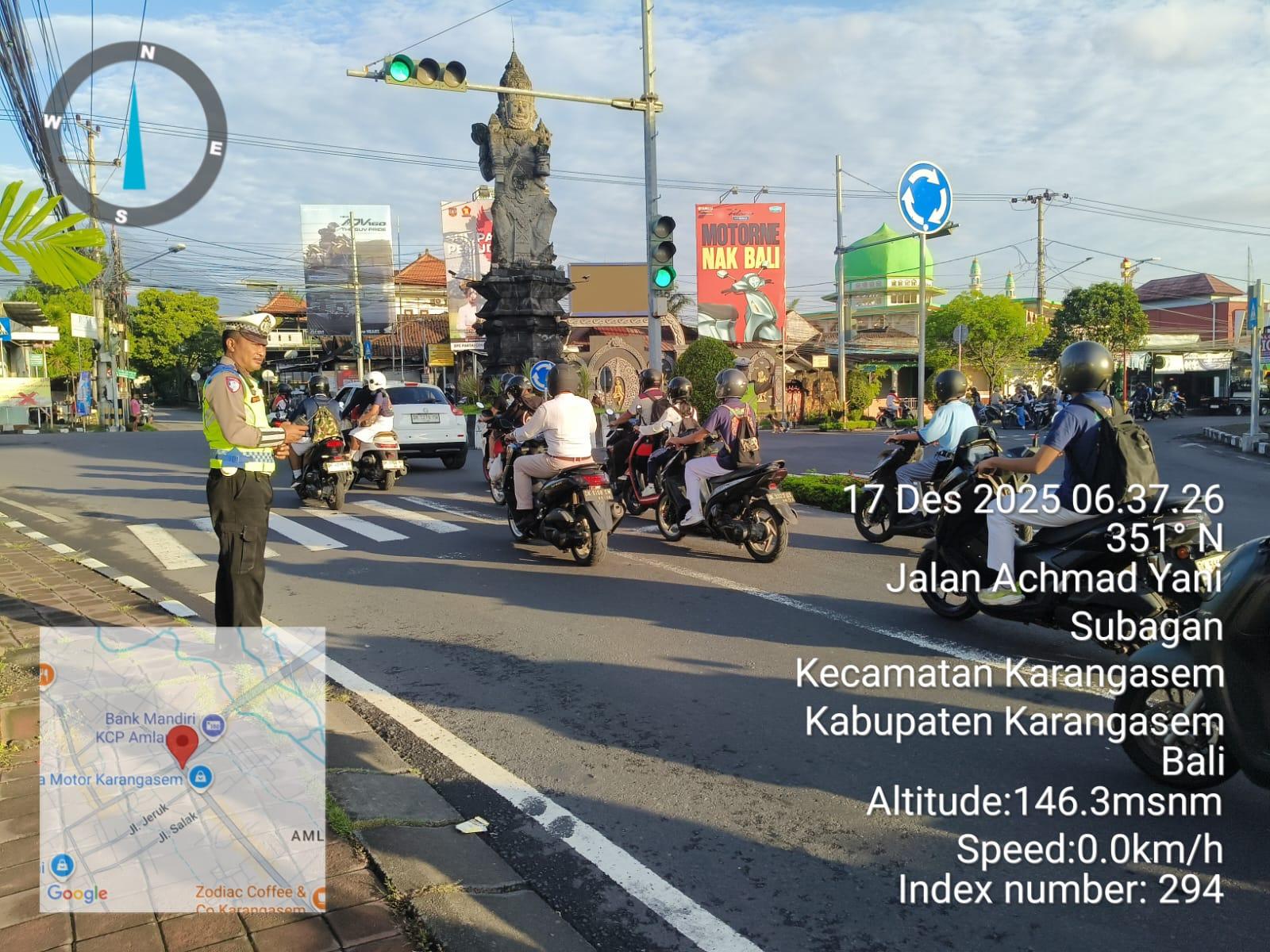 Personil Lantas Laksanakan Gatur Pagi Demi Ketertiban Dan Kelancaran Arus Lalin Di Ktl 1 Subagan