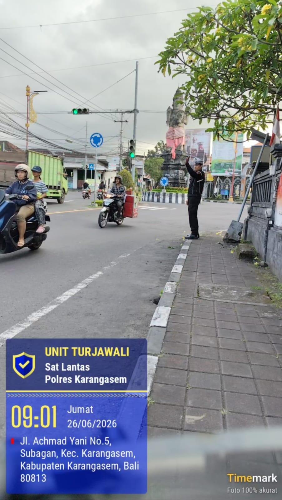 Personil Lantas Laksanakan Gatur Pagi Demi Ketertiban Dan Kelancaran Arus Lalin Di Ktl 1 Subagan