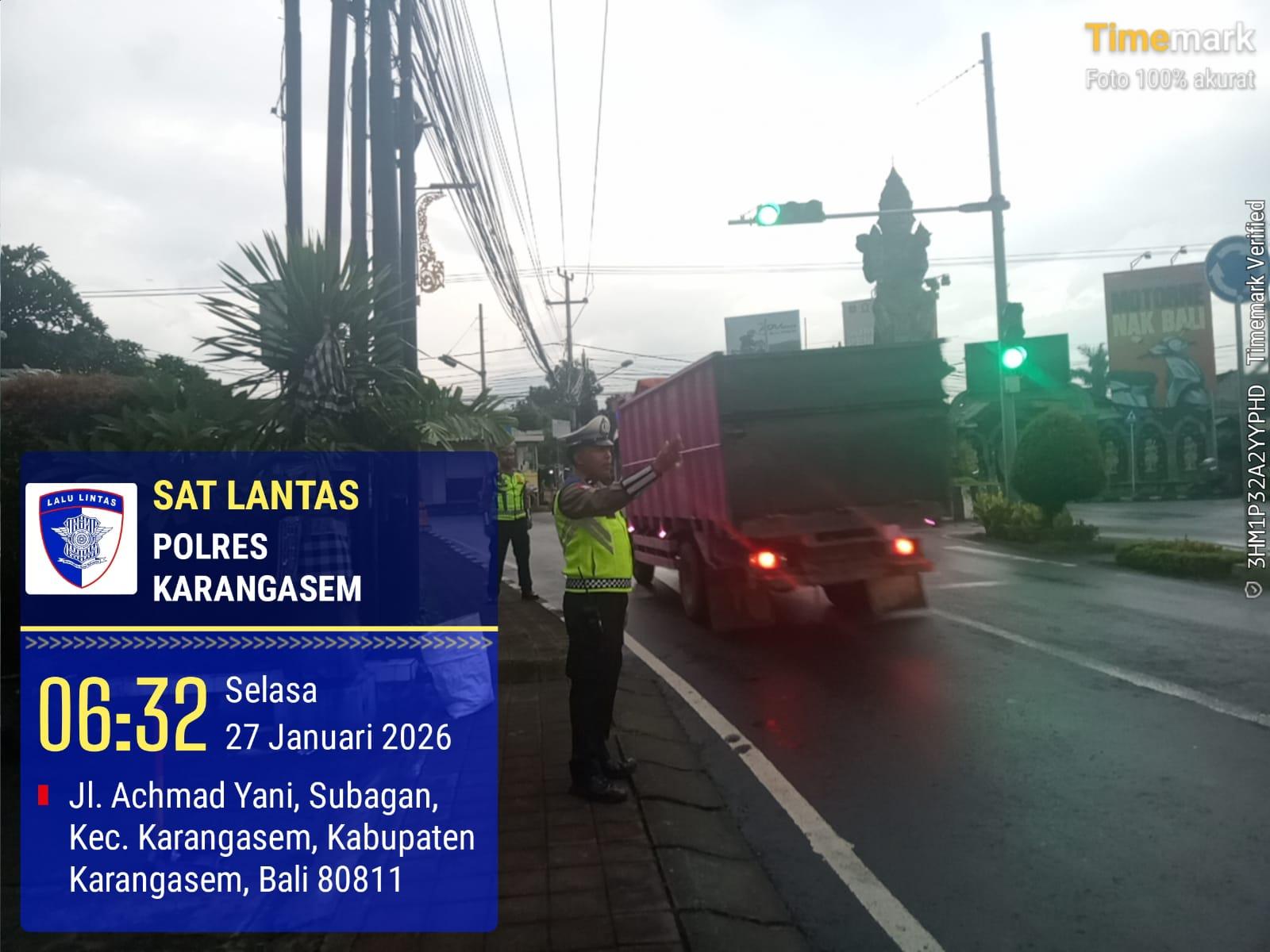 Personil Lantas Laksanakan Gatur Pagi Demi Ketertiban Dan Kelancaran Arus Lalin Di Ktl 1 Subagan