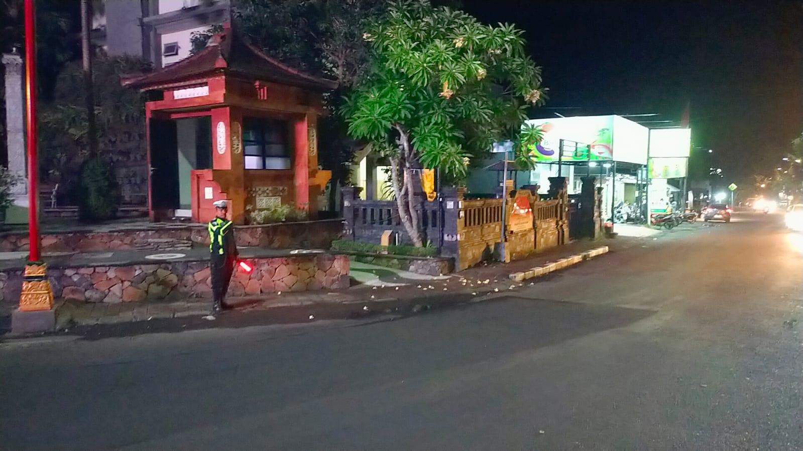 Unit Turjagwali Satlantas Polres Karangasem Laksanakan Patroli Barcode dan Blue Light