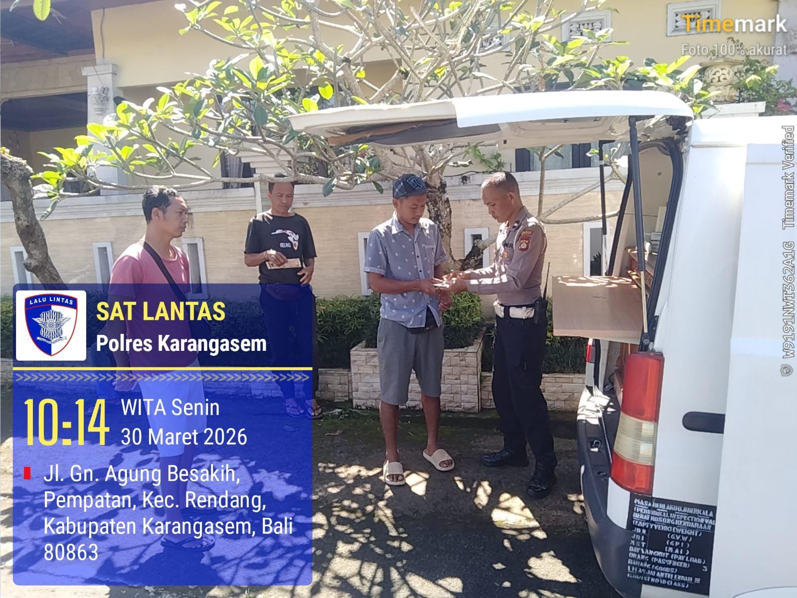 Sat Lantas Karangasem Berikan Pelayanan SAMSAT Keliling