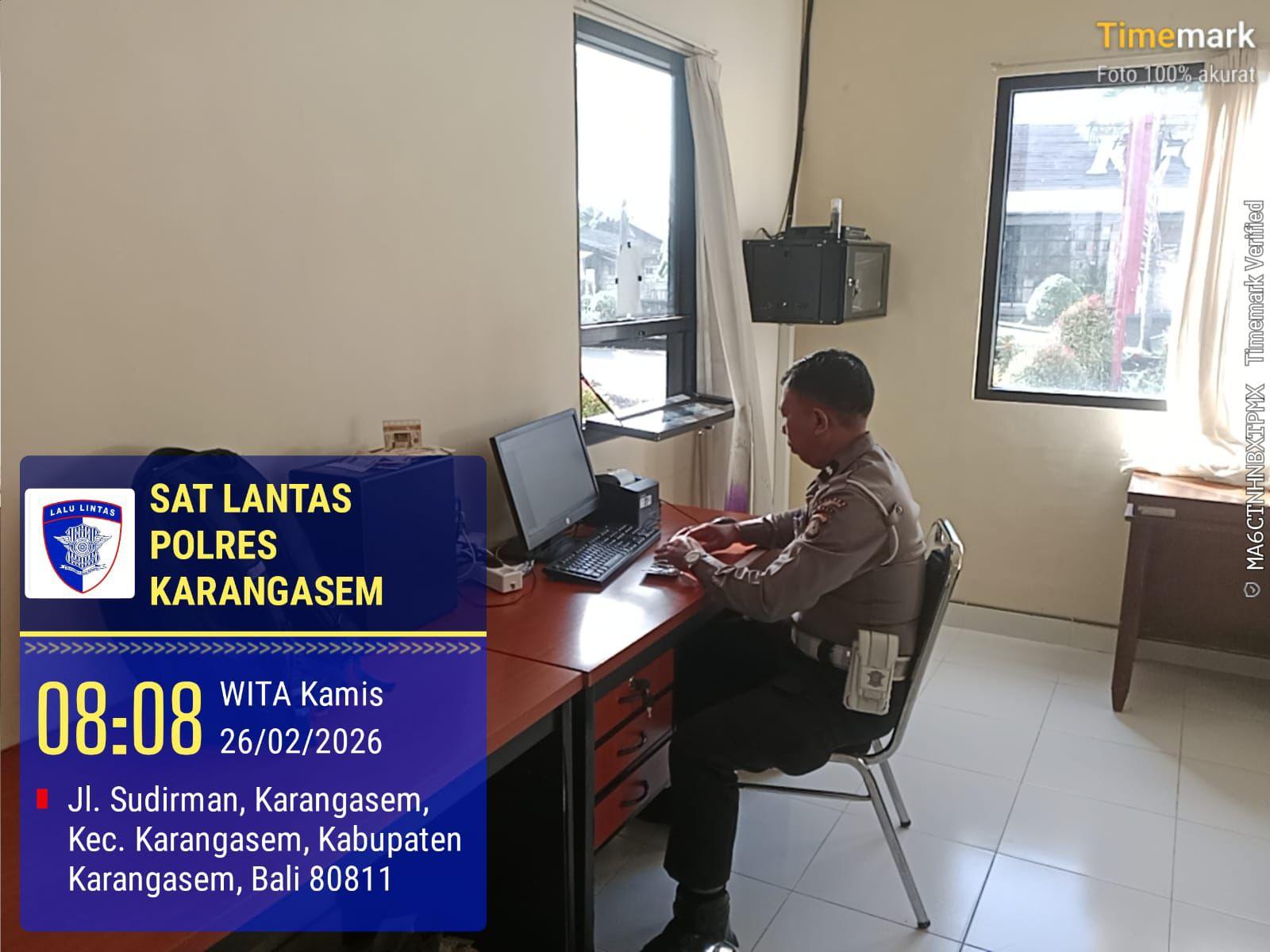 Pelayanan Samsat Drive Thru Polres Karangasem