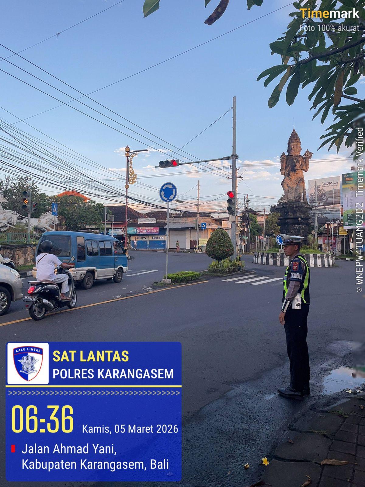 Personil Lantas Laksanakan Gatur Pagi Demi Ketertiban Dan Kelancaran Arus Lalin Di Ktl 1 Subagan