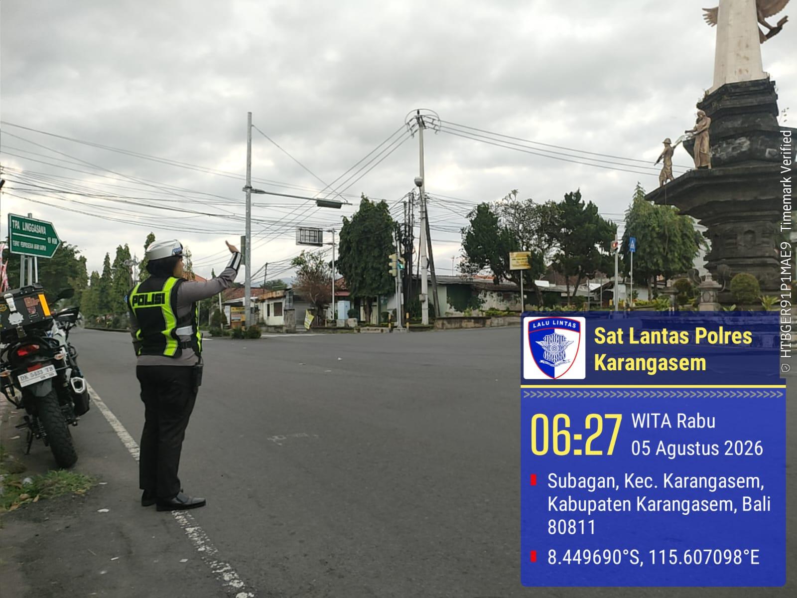 Agar Terciptanya Kelancaran Lalu Lintas Personil Lantas Melaksanakan Penjagaaan dan Pengaturan di Ktl 2