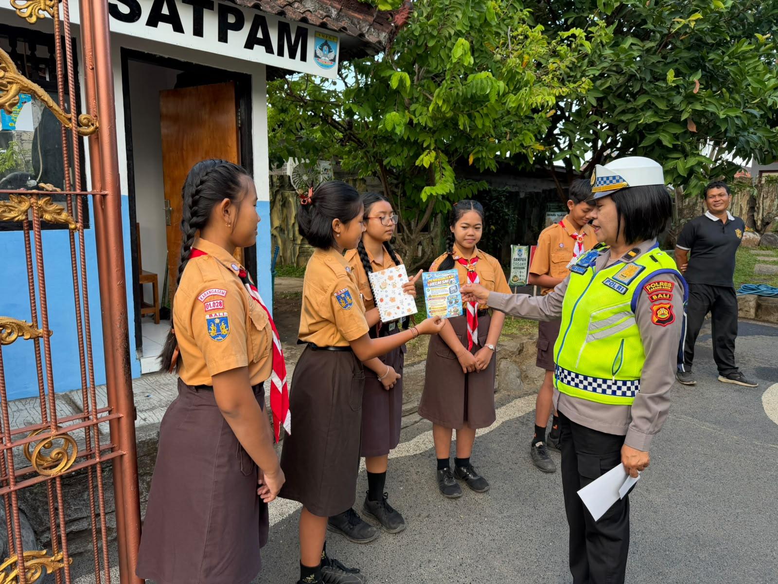 Police Goes To School