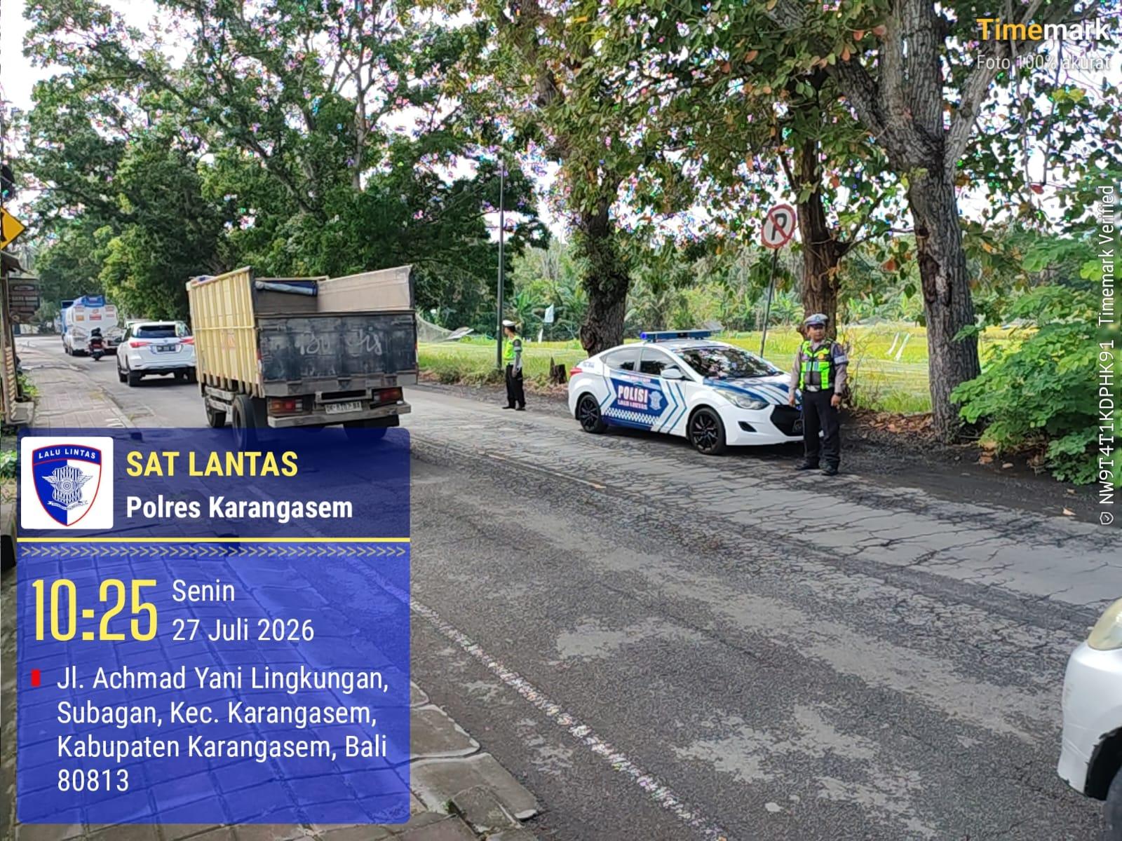 Satlantas Polres Karangasem Melaksanakan Pengaturan di Sepanjang jalur Obyek Wisata Candidasa