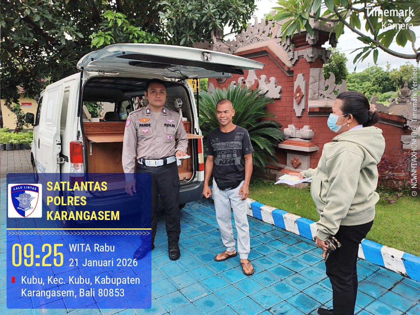 Sat Lantas Karangasem Berikan Pelayanan SAMSAT Keliling