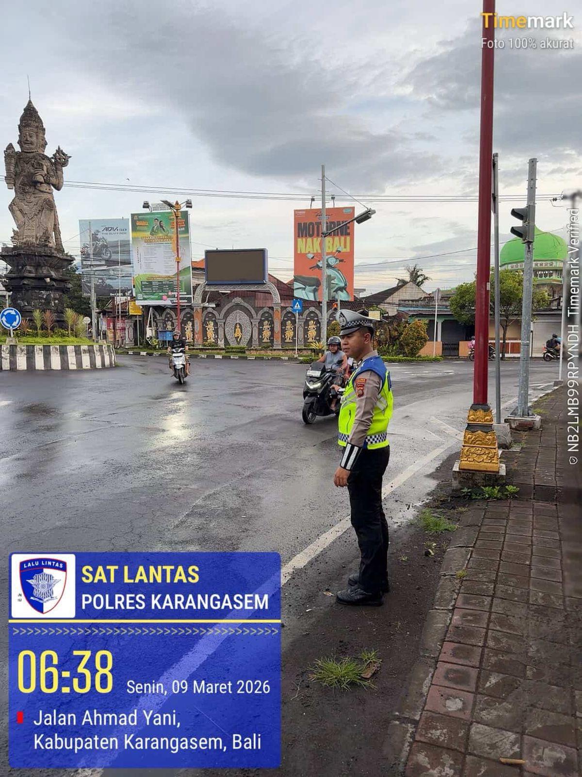 Personil Lantas Laksanakan Gatur Pagi Demi Ketertiban Dan Kelancaran Arus Lalin Di Ktl 1 Subagan