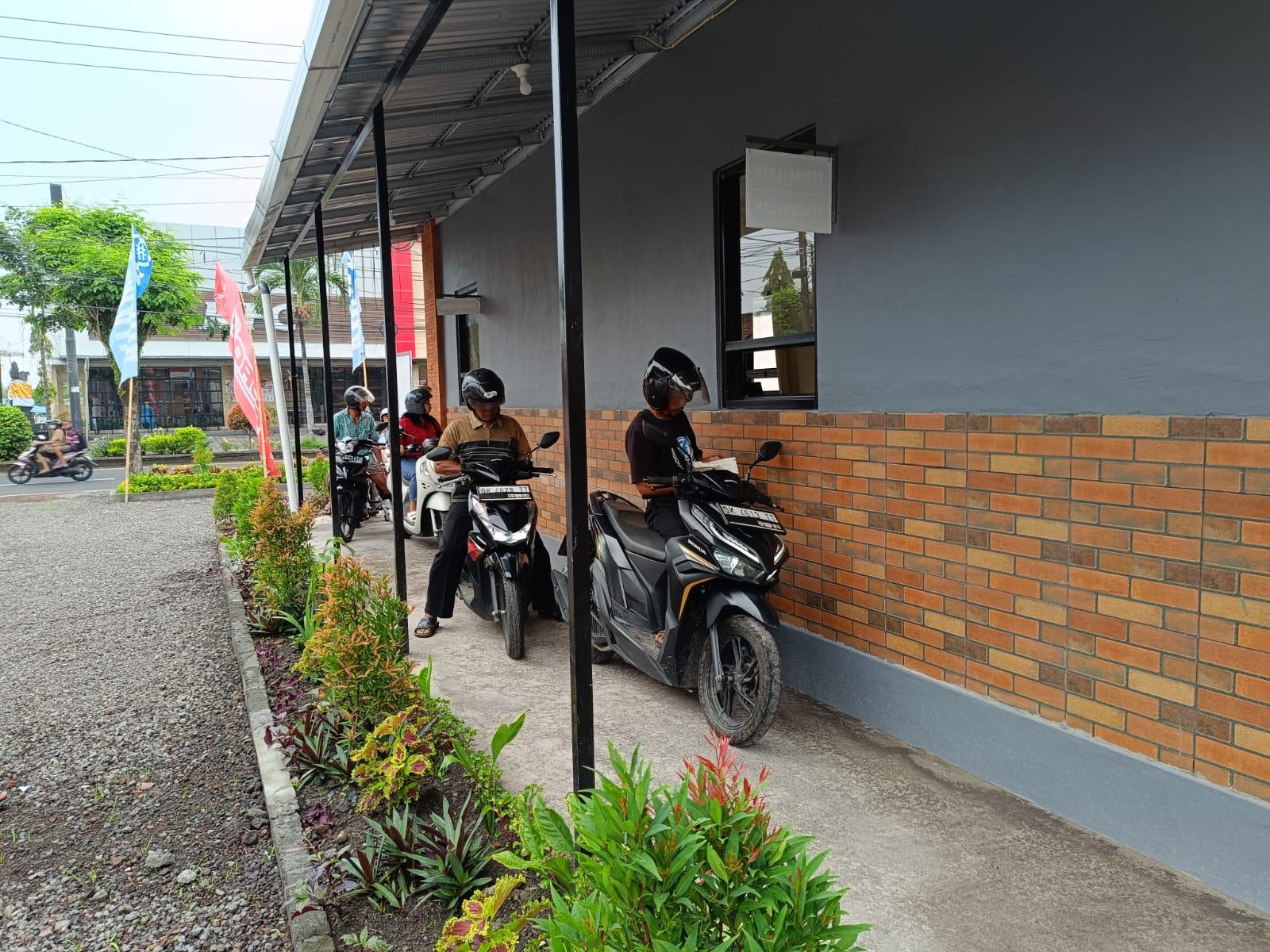 Pelayanan Samsat Drive Thru Polres Karangasem