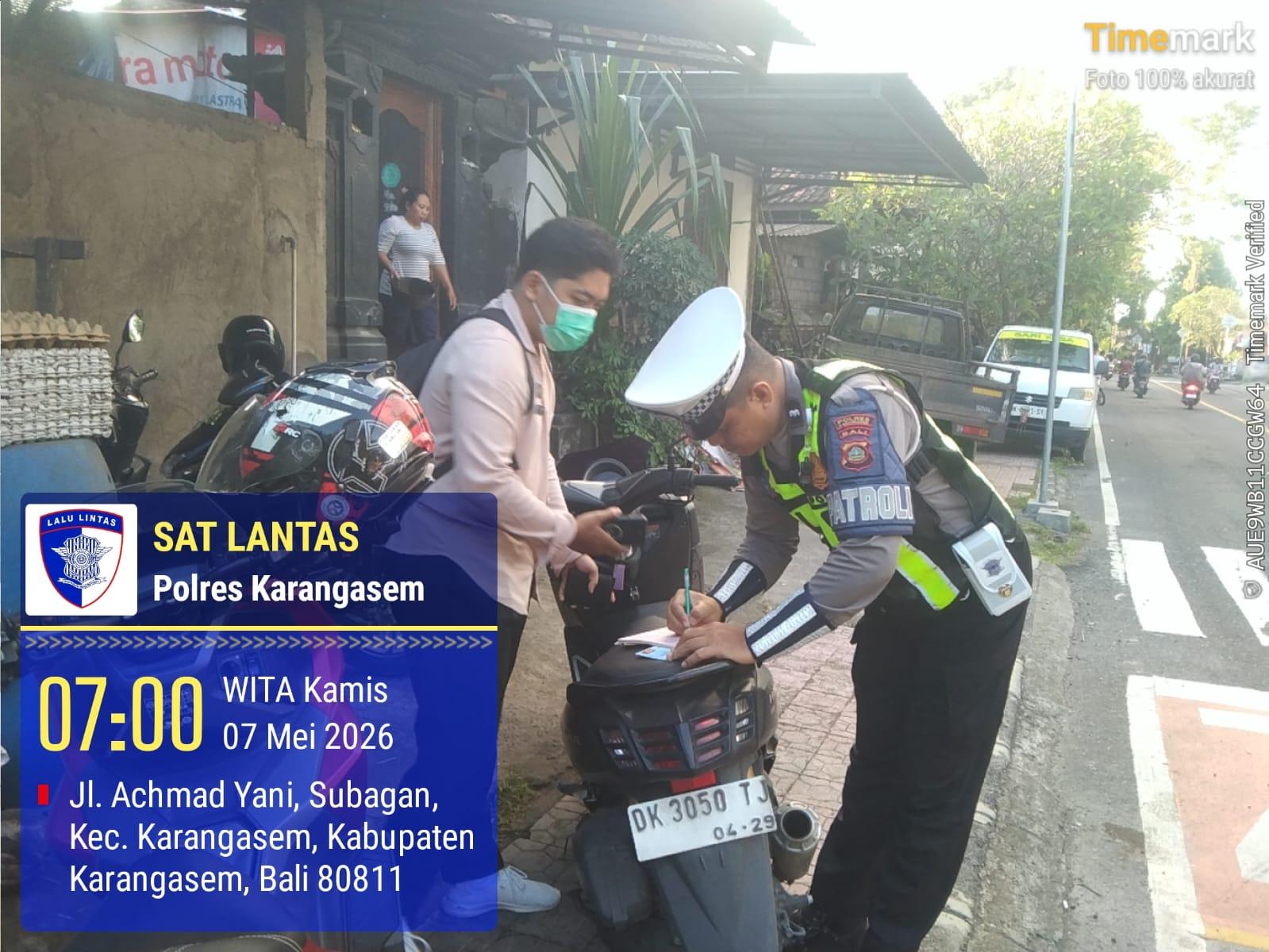 Tingkatkan Kedisiplinan Jalan Raya, Satlantas Polres Karangasem Intensifkan Tilang Manual