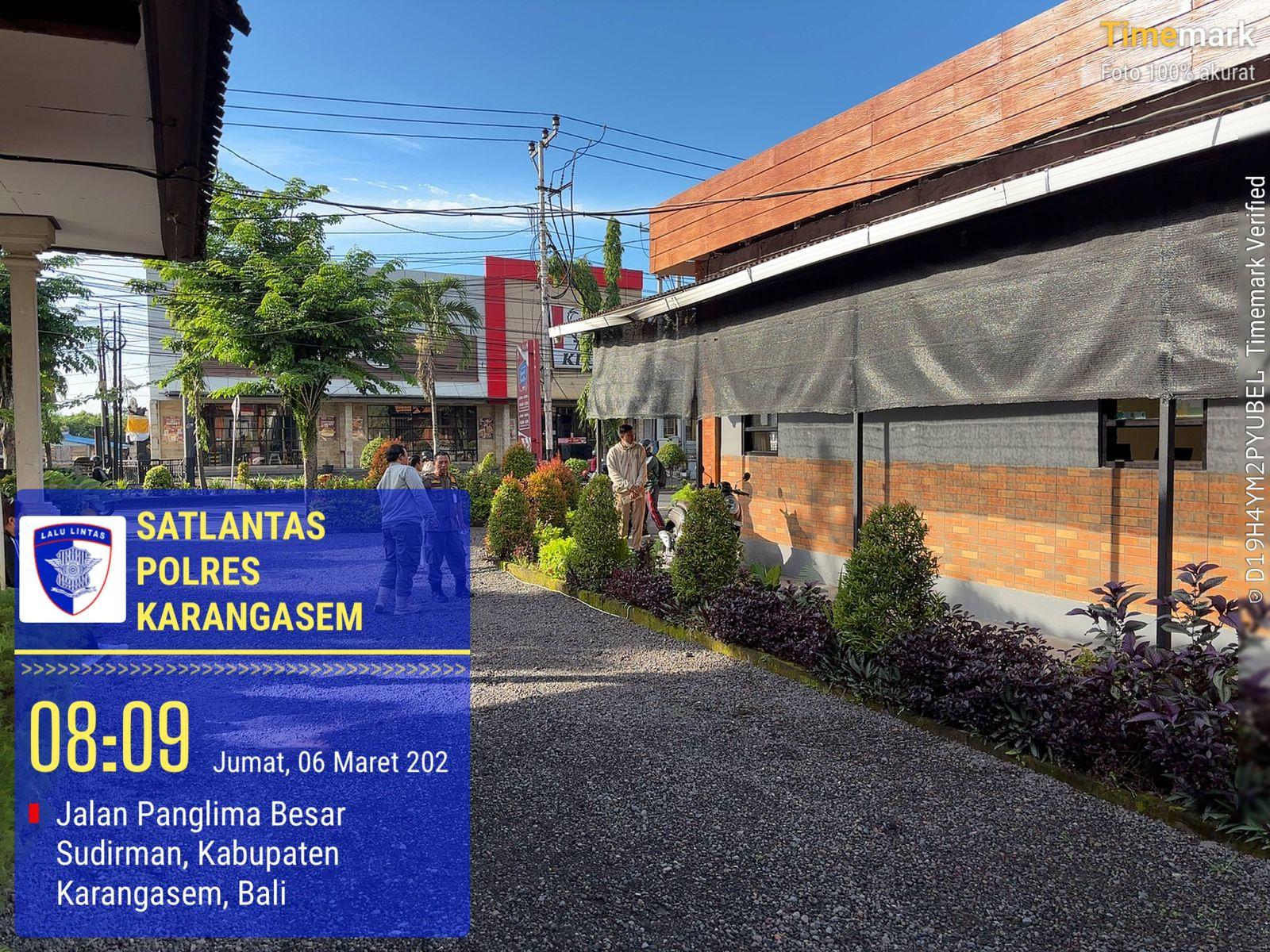 Pelayanan Samsat Drive Thru Polres Karangasem