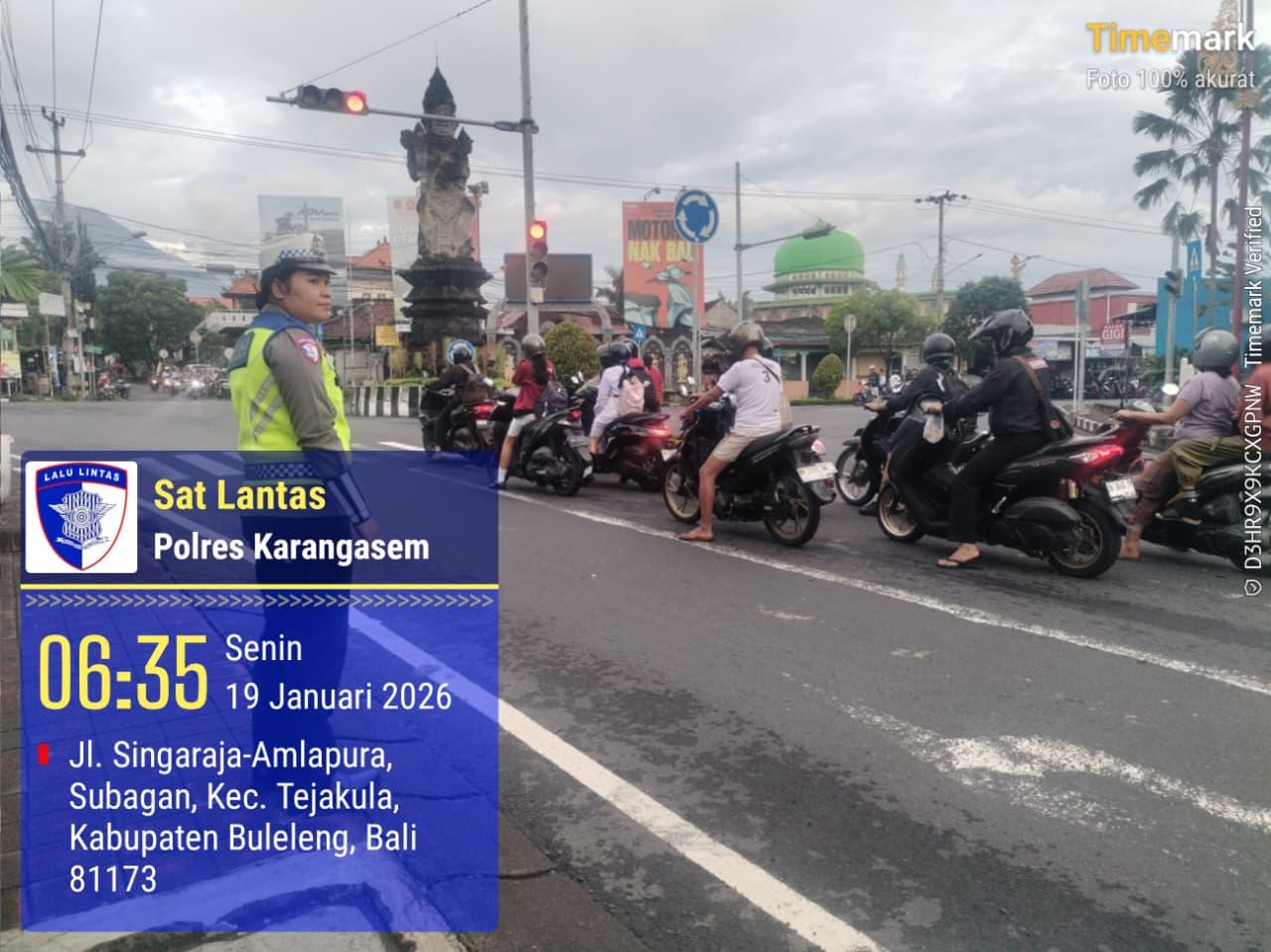 Personil Lantas Laksanakan Gatur Pagi Demi Ketertiban Dan Kelancaran Arus Lalin Di Ktl 1 Subagan