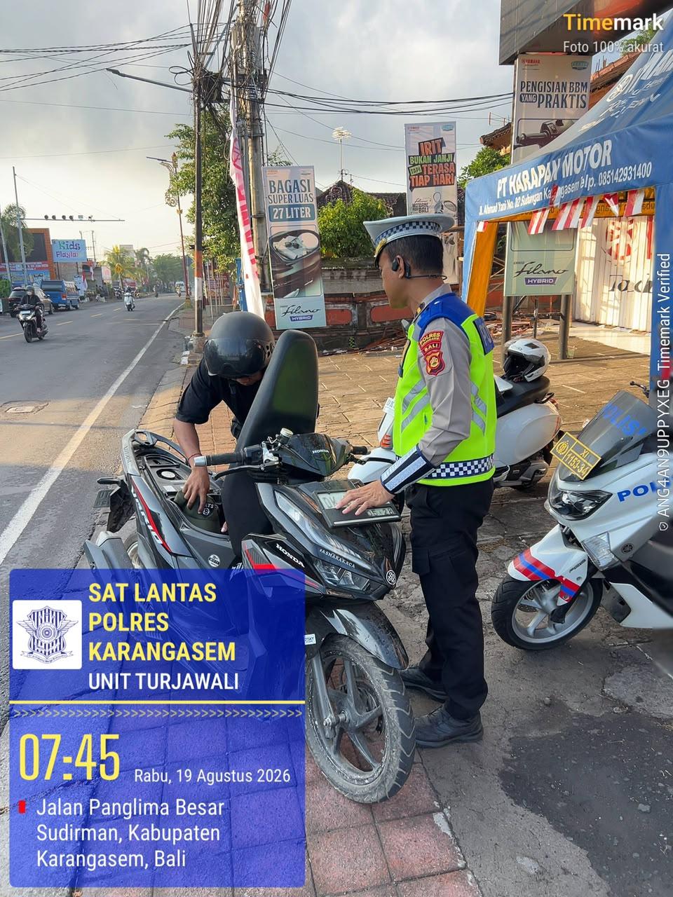 Berikan Teguran Tertulis, Sat Lantas Polres Karangasem Sasar Penegndara Roda 2 Tanpa Kelengkapan Komponen