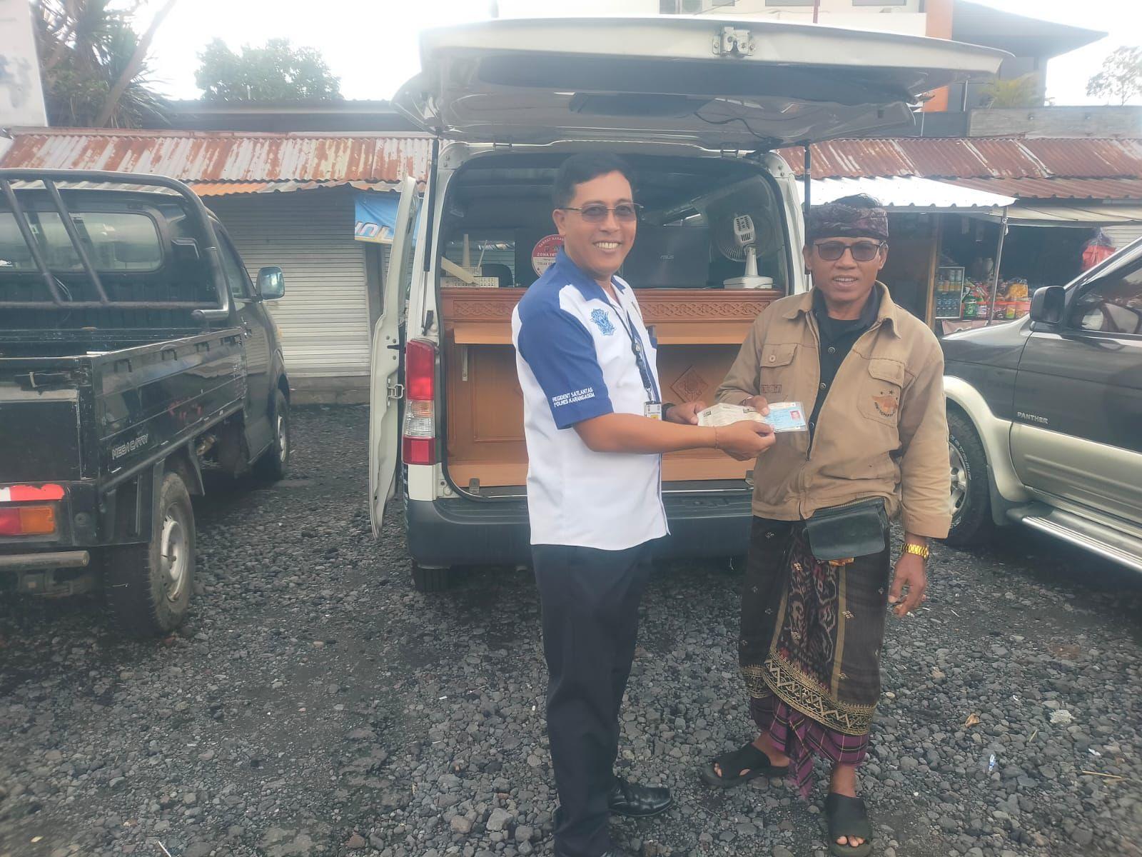 Sat Lantas Karangasem Berikan Pelayanan SAMSAT Keliling