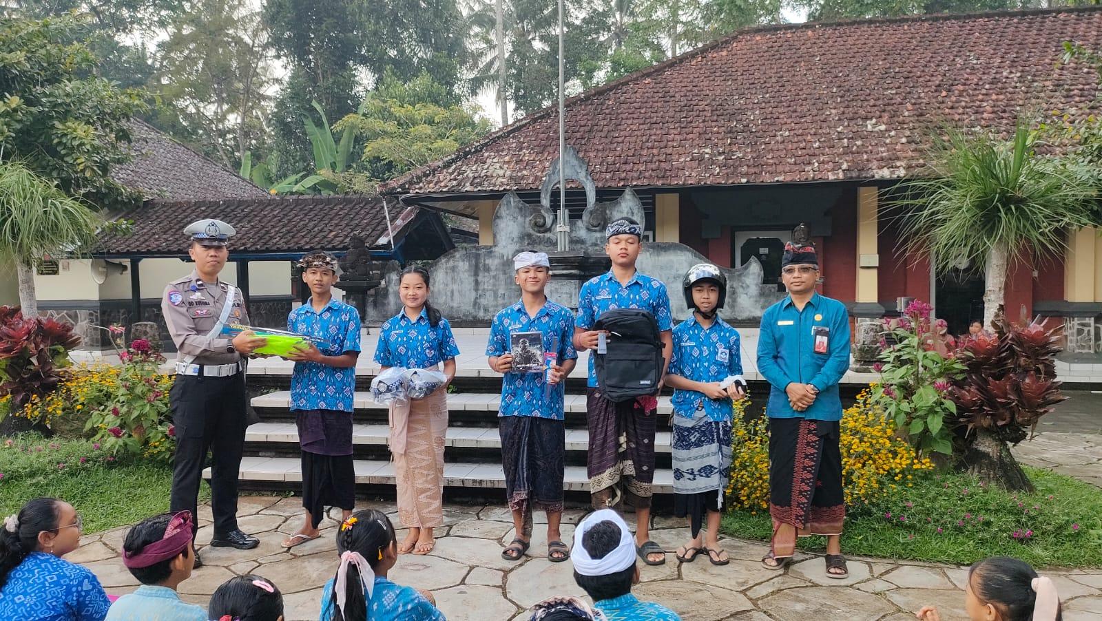 Police Goes To School