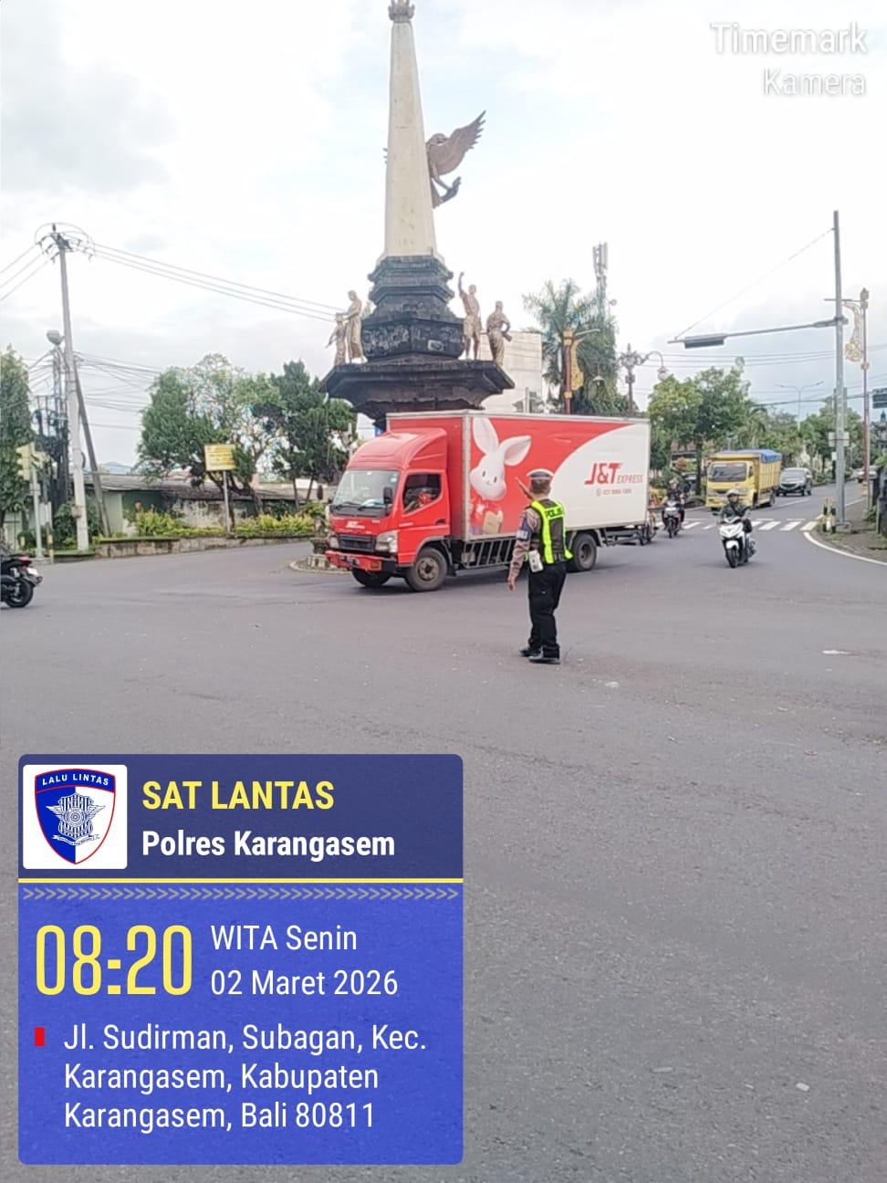 Agar Terciptanya Kelancaran Lalu Lintas Personil Lantas Melaksanakan Penjagaaan Dan Pengaturan di Ktl 2