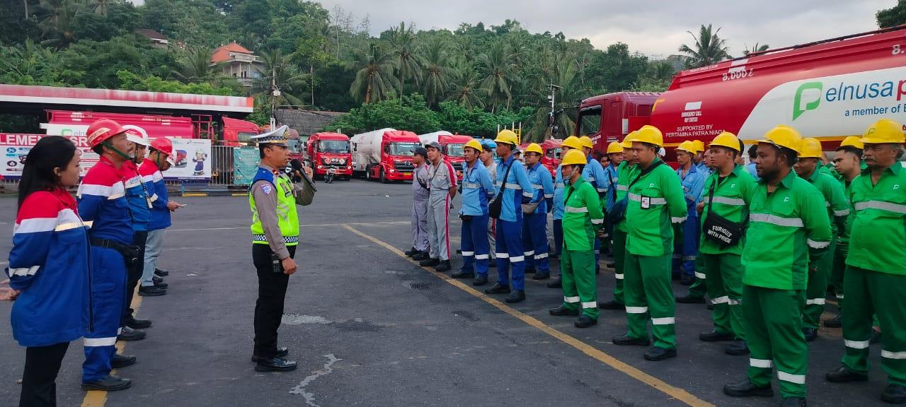 Sosialisasi Larangan Knalpot Brong Sat Lantas Polres Karangasem  Sasar Depo Pertamina