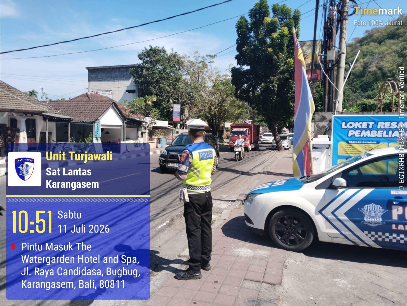 Satlantas Polres Karangasem Laksanakan Pengaturan dan Penjagaan Sehingga Tidak ada Truk Parkir di Obyek Wisata Candidasa