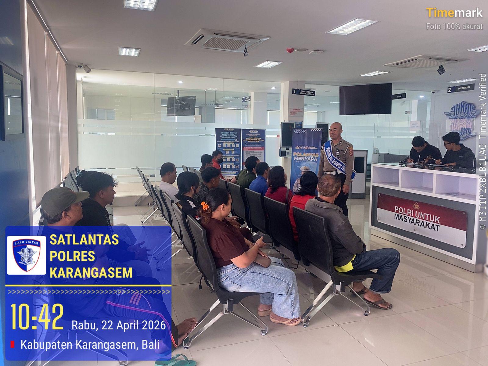 Wujudkan Pelayanan Prima, Satpas Polres Karangasem Laksanakan Pelayanan dengan Senyum, Sapa, Salam