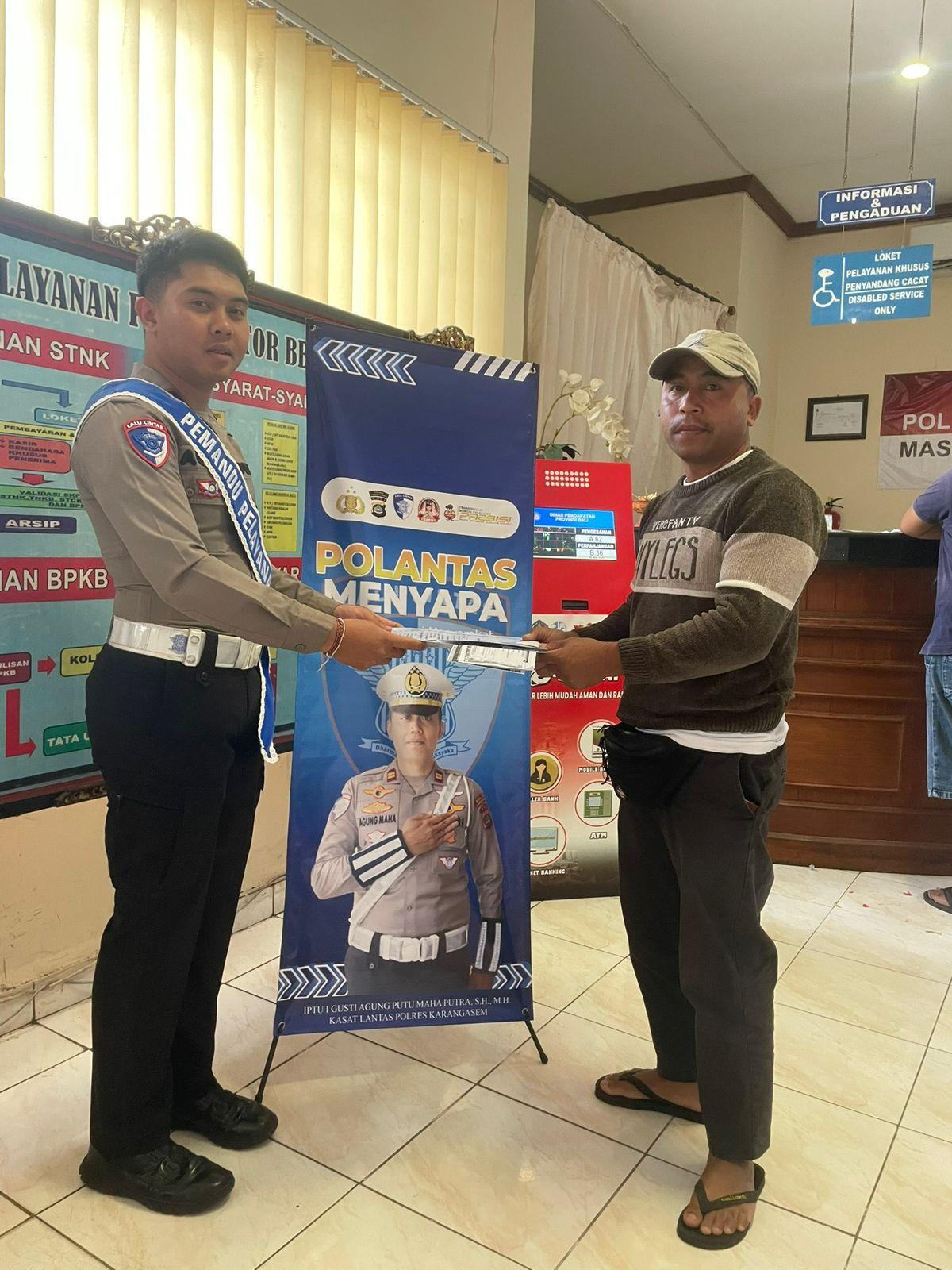 Polres Karangasem  Terus Gencarkan Aplikasi Signal Samsat, Permudah Layanan Pajak bagi Masyarakat 