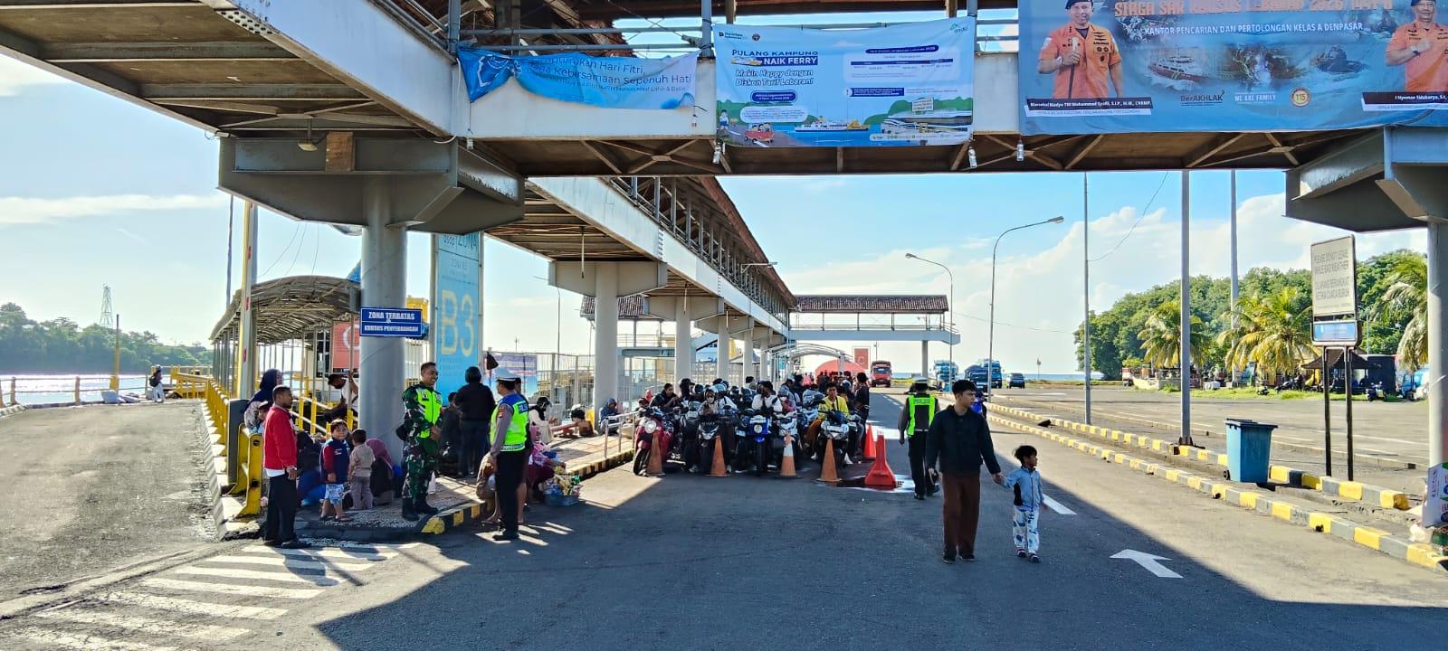  Berikan Himbauan Saat Mudik, SatLaksanakan Pemeriksaan di Pelabuhan Padang Bai