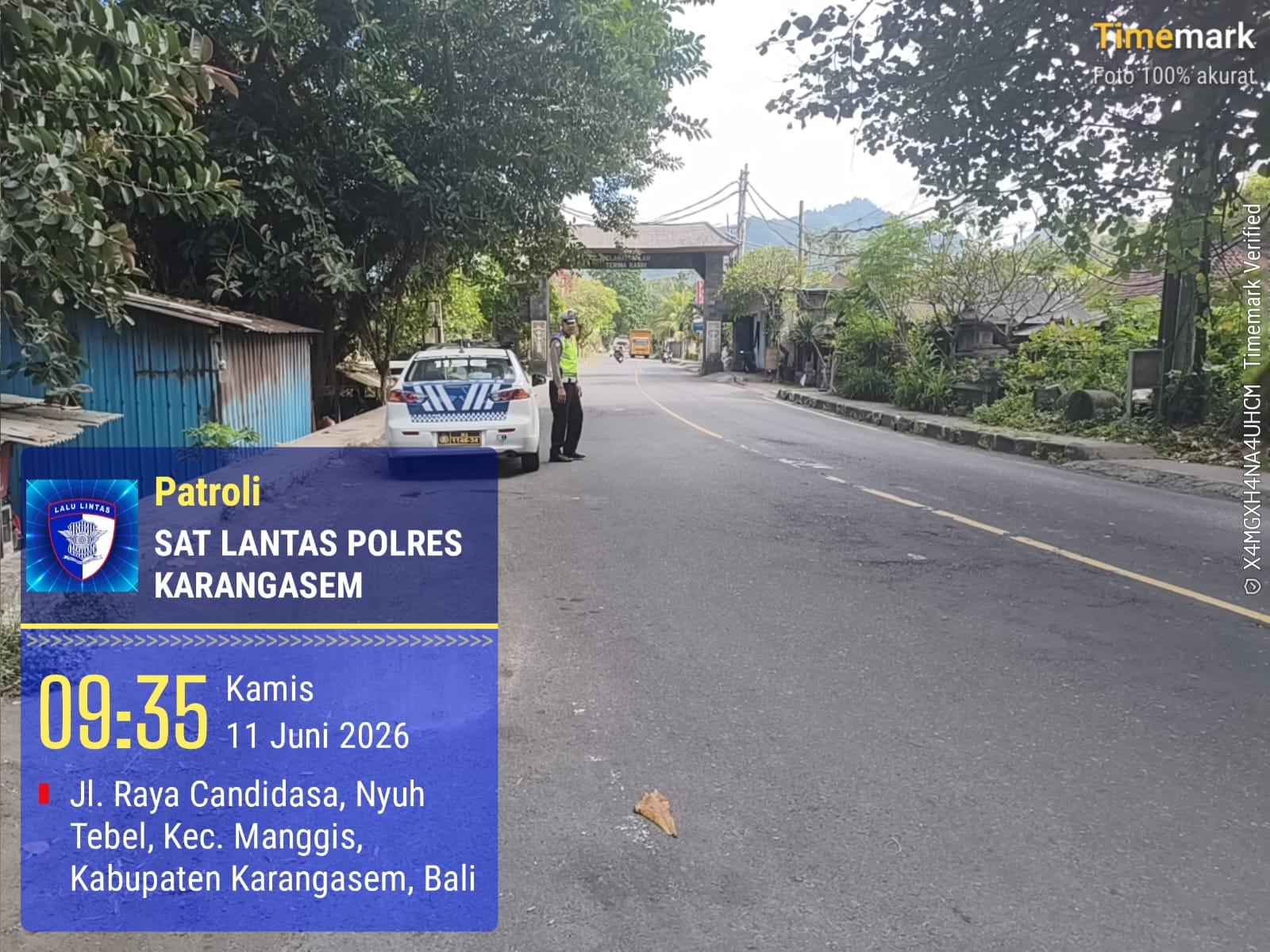Sisir Parkir Truk di Obyek Wisata Candidasa, Satlantas Polres Karangasem Laksanakan Penjagaan dan Pengaturan