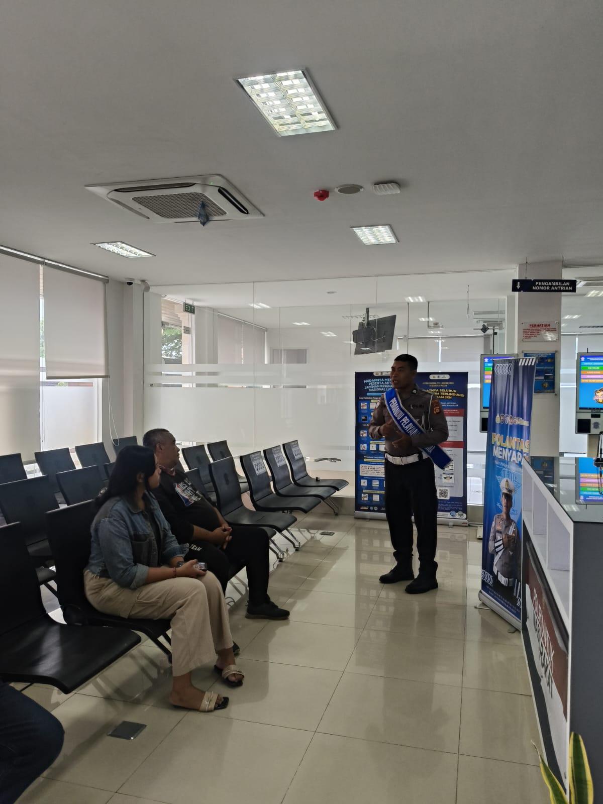 Wujudkan Pelayanan Prima, Satpas Polres Karangasem Laksanakan Pelayanan dengan Senyum, Sapa, Salam