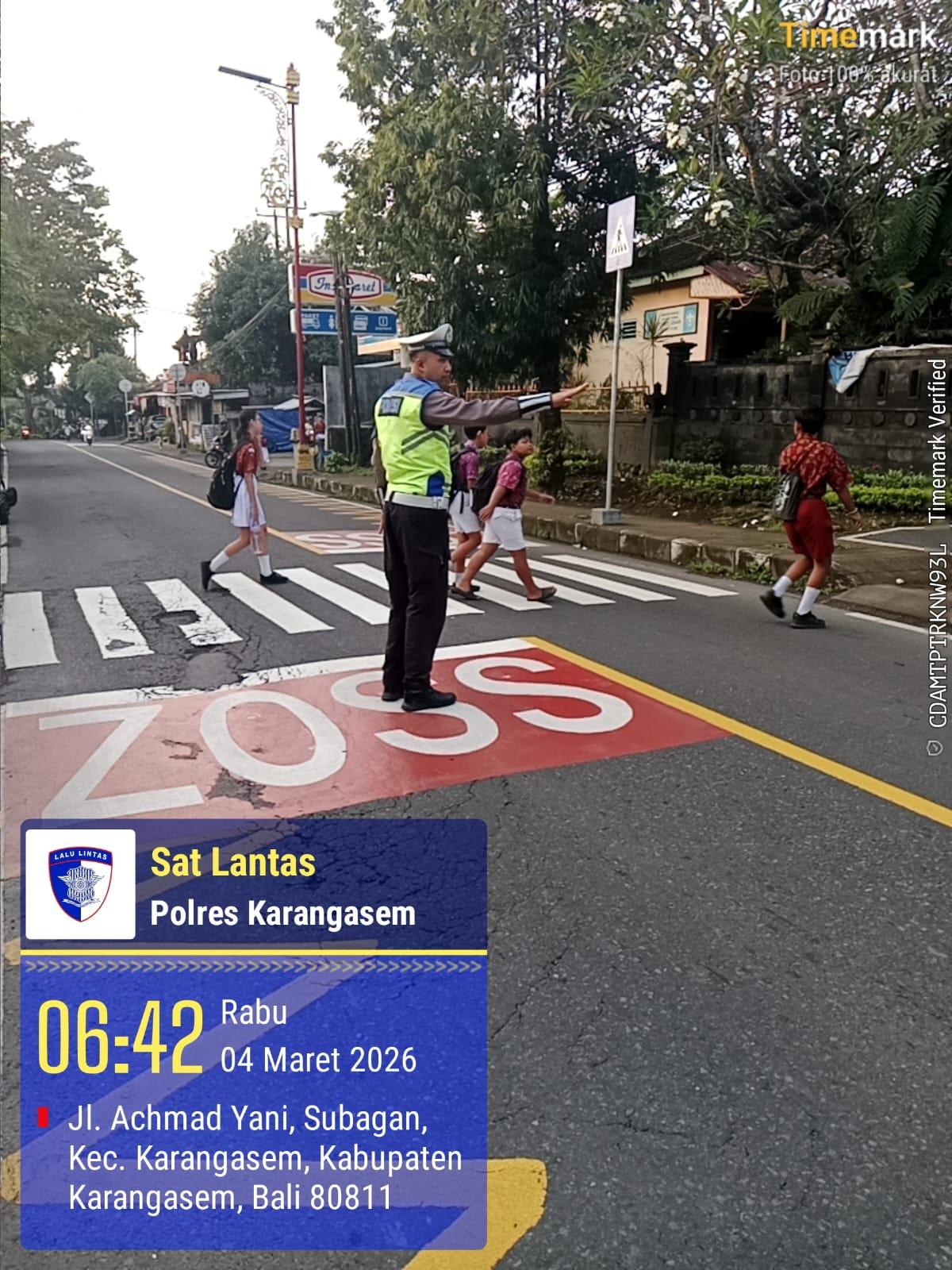 Personil Lantas Laksanakan Gatur Pagi Demi Ketertiban Dan Kelancaran Arus Lalin Di Ktl 1 Subagan