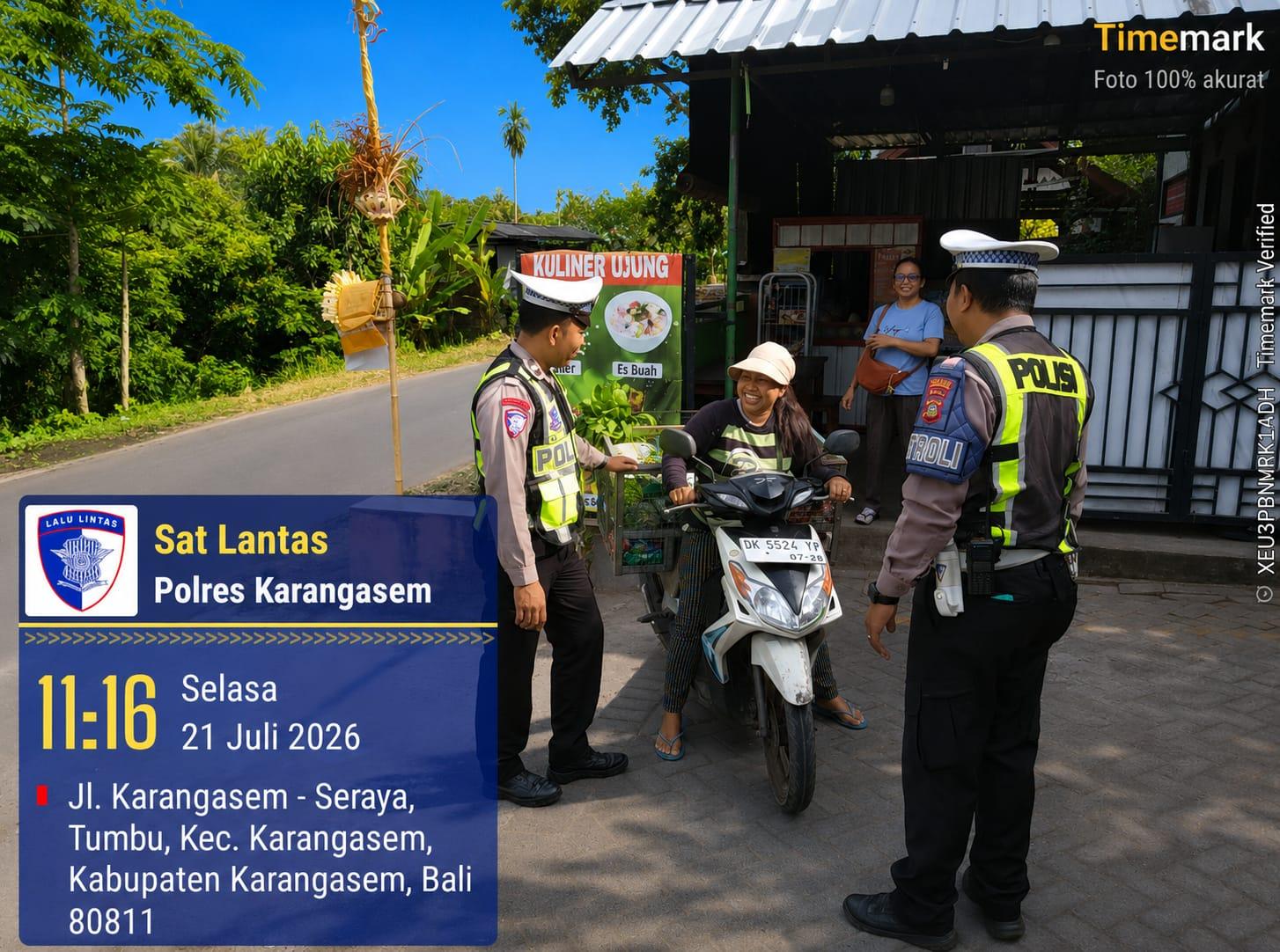 Satlantas Laksanakan Patroli Dialogis di Jalur Seraya Guna Ciptakan Kamseltibcarlantas