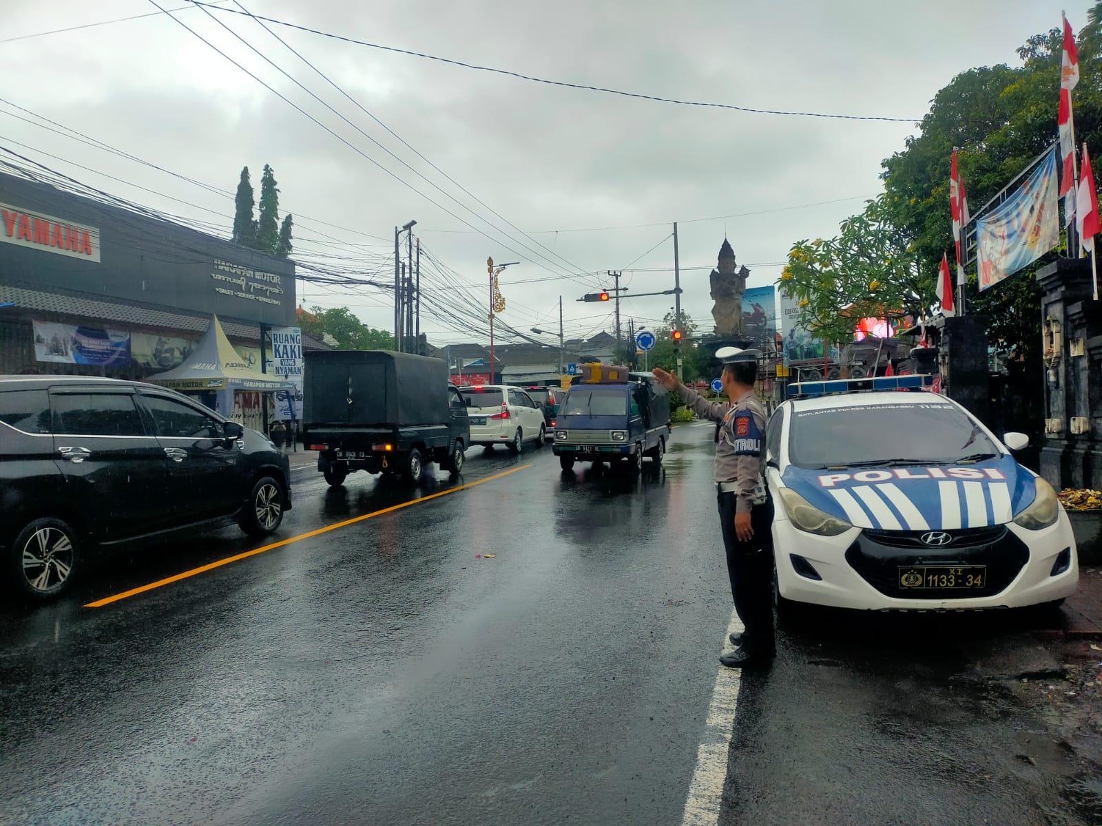 Personil Lantas Laksanakan Gatur Pagi Demi Ketertiban Dan Kelancaran Arus Lalin Di Ktl 1 Subagan