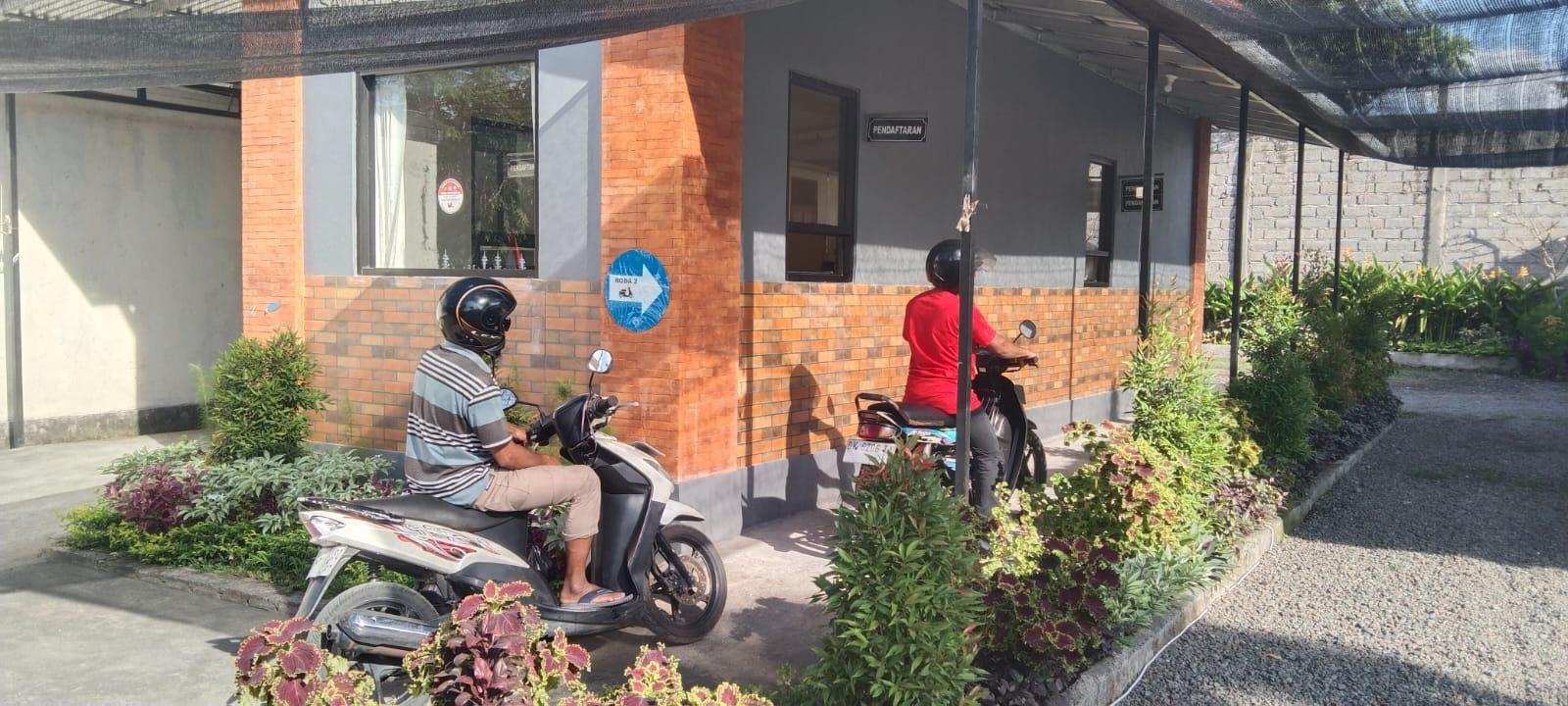 Pelayanan Samsat Drive Thru Polres Karangasem