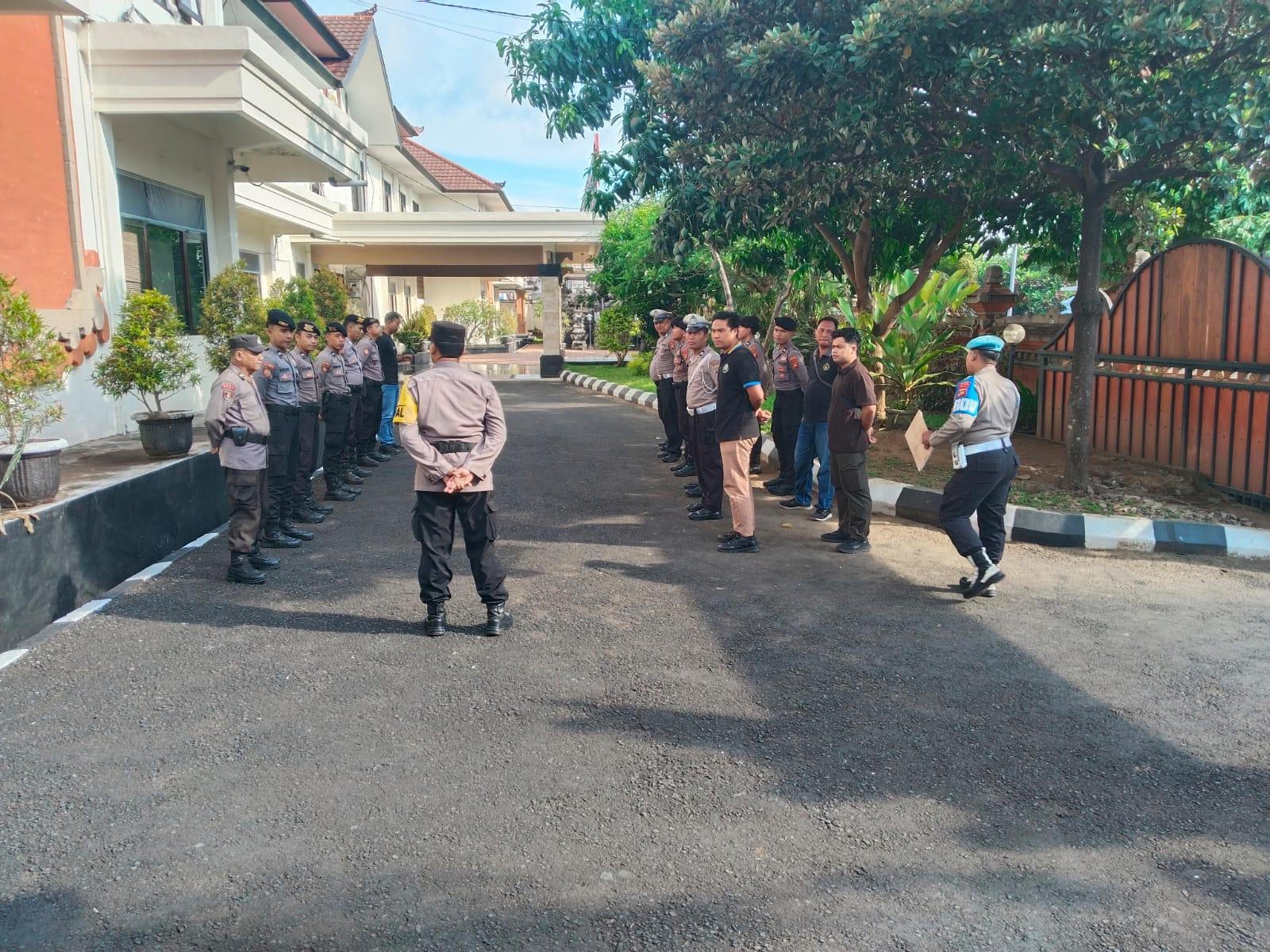 Laksanakan Tugas Piket Mako, Sat Lantas Polres Karangasem Ikuti Serah Terima Tugas Jaga