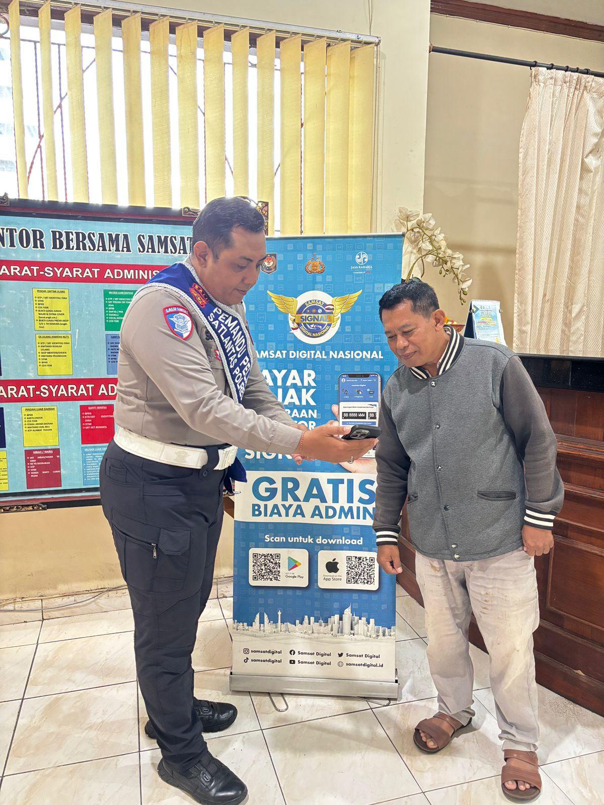 Polres Karangasem  Terus Gencarkan Aplikasi Signal Samsat, Permudah Layanan Pajak bagi Masyarakat 