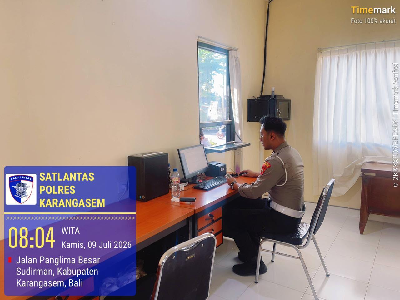 Tingkatkan Pelayanan Publik, Sat Lantas Polres Karangasem Berikan Pelayanan Samsat Drive Thru