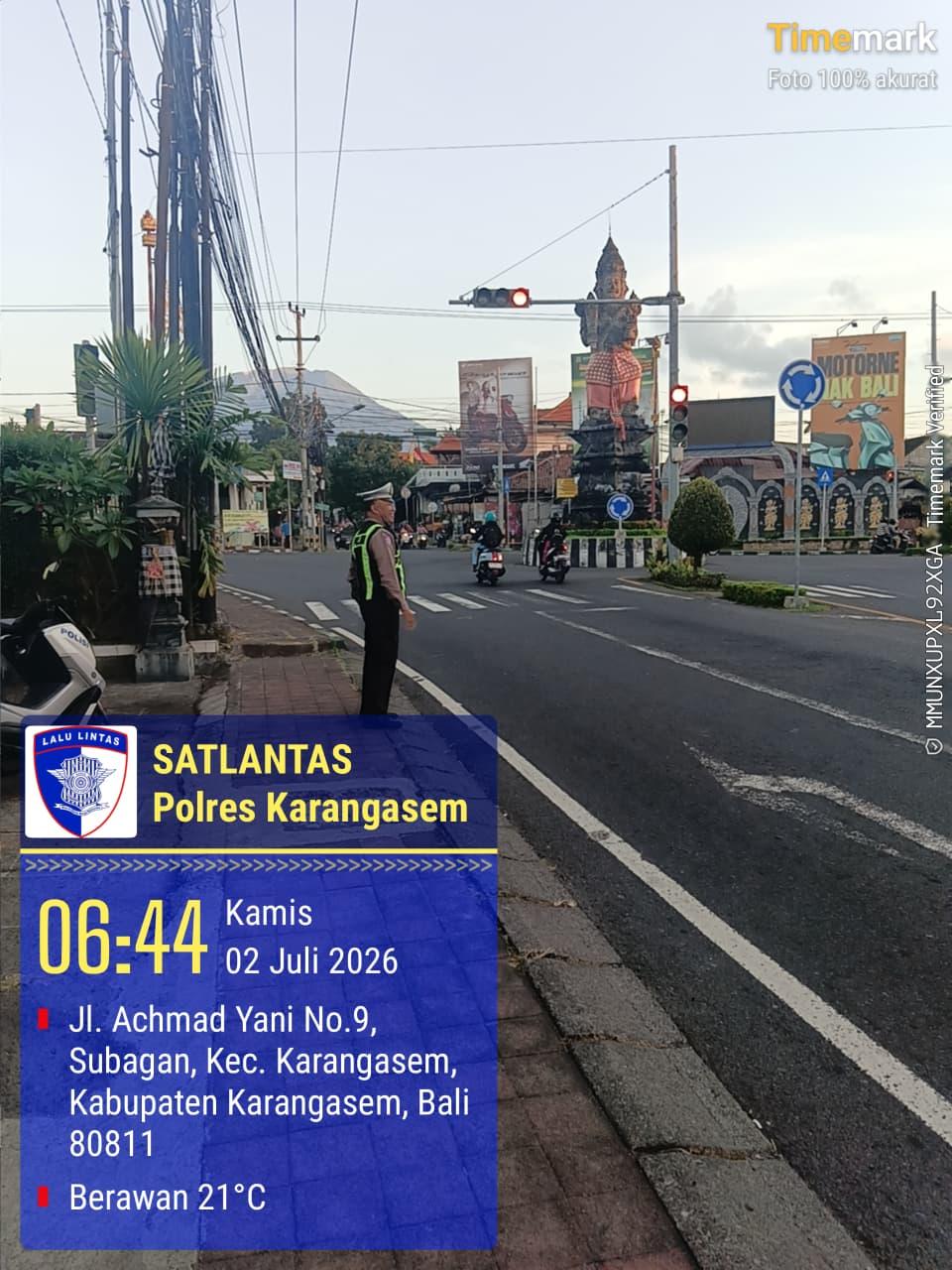 Personil Lantas Laksanakan Gatur Pagi Demi Ketertiban Dan Kelancaran Arus Lalin Di Ktl 1 Subagan
