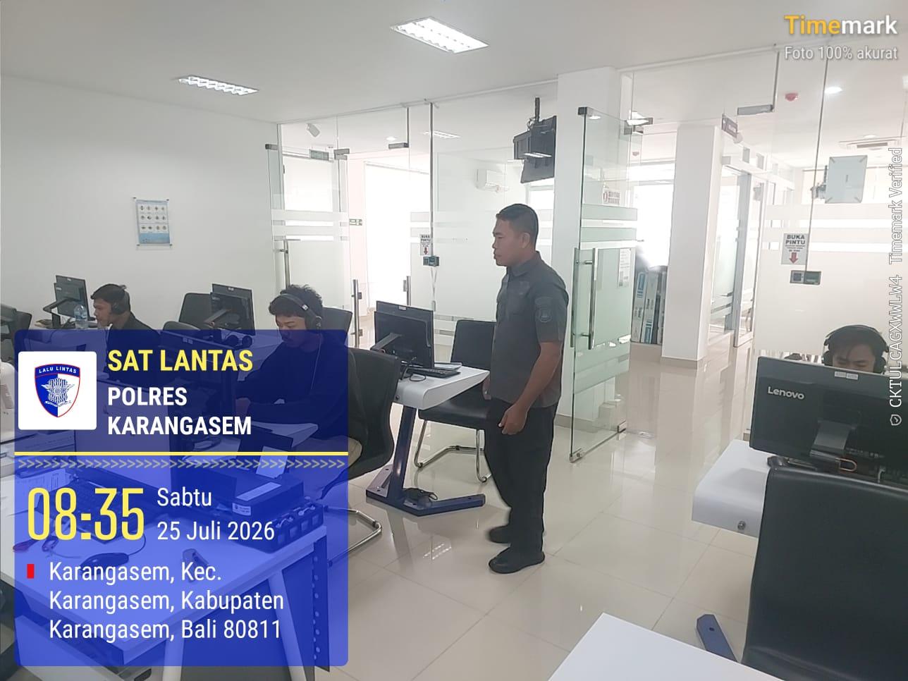 Personil Lantas Laksanakan Teori Avis Komputerisasi Bagi Pemohon SIM Baru