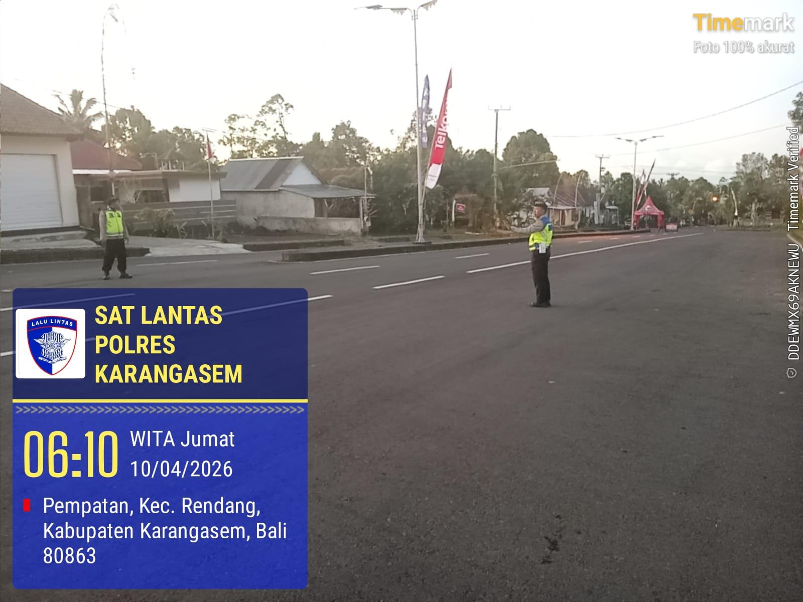 Satuan Lalulintas Polres Karangasem Laksanakan Pengamanan Ida Betara Turun Kabeh