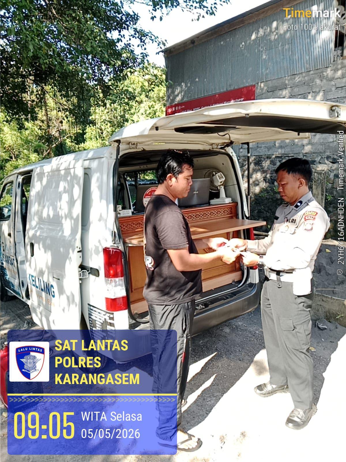 Sat Lantas Karangasem Berikan Pelayanan SAMSAT Keliling