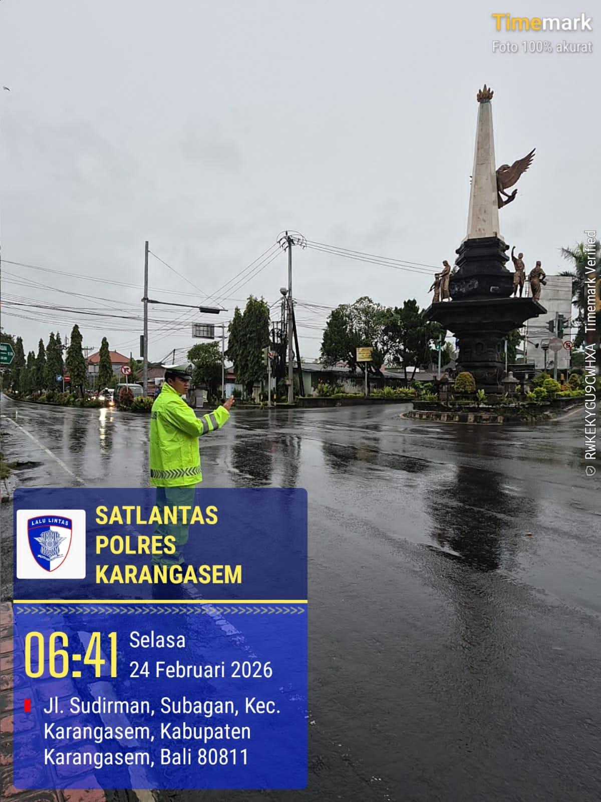 Agar Terciptanya Kelancaran Lalu Lintas Personil Lantas Melaksanakan Penjagaaan Dan Pengaturan di Ktl 2