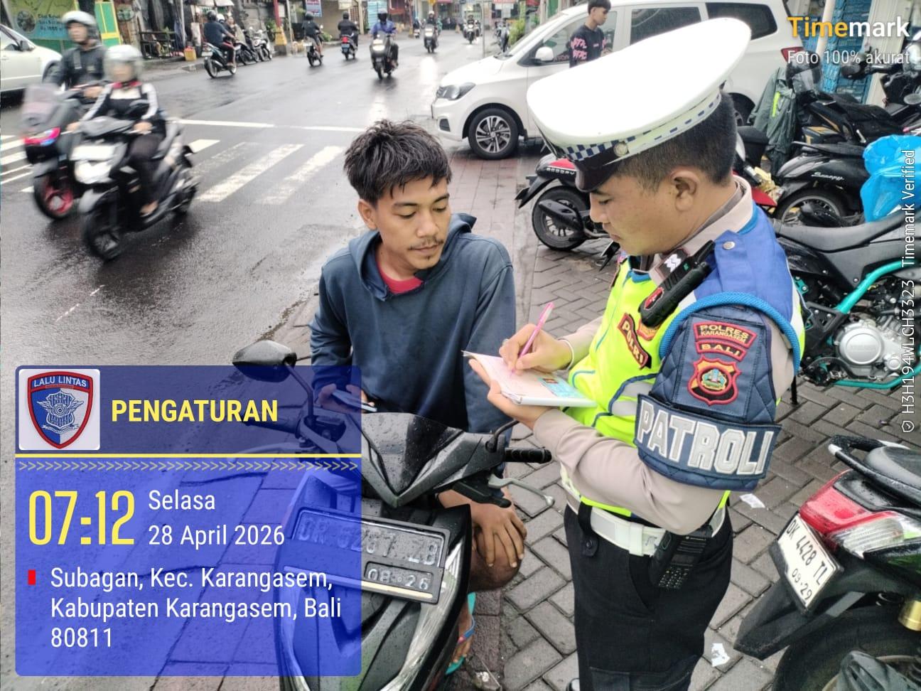 Tingkatkan Kedisiplinan Jalan Raya, Satlantas Polres Karangasem Intensifkan Tilang Manual