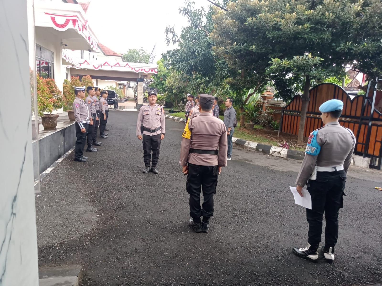 Anggota Lantas Polres Karangasem Laksanakan Serah Terima Tugas Jaga