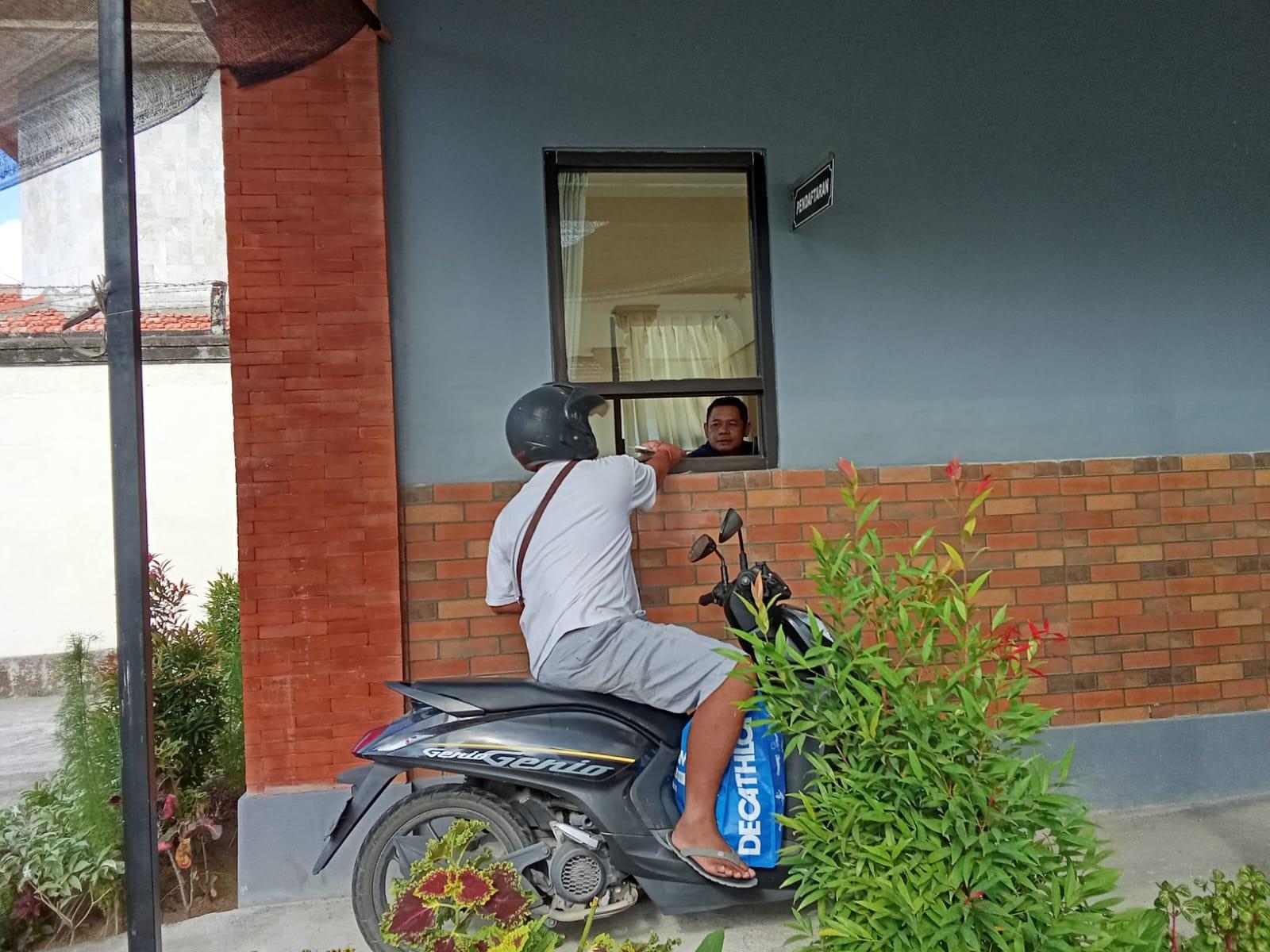 Pelayanan Samsat Drive Thru Polres Karangasem   