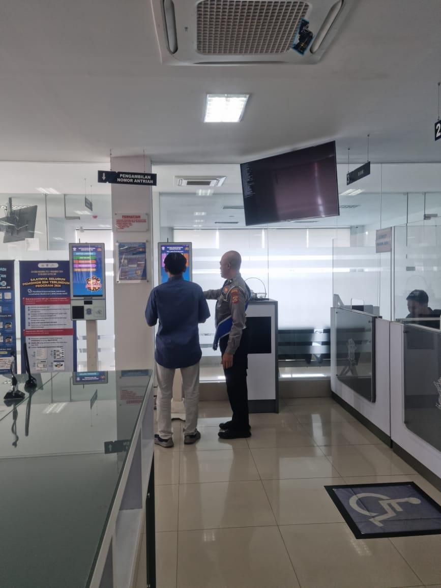 Wujudkan Pelayanan Prima, Satpas Polres Karangasem Laksanakan Pelayanan dengan Senyum, Sapa, Salam