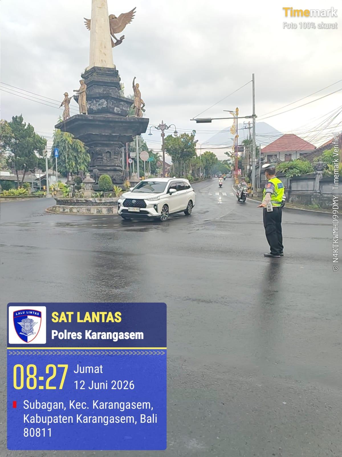 Agar Terciptanya Kelancaran Lalu Lintas Personil Lantas Melaksanakan Penjagaaan Dan Pengaturan di Ktl 2