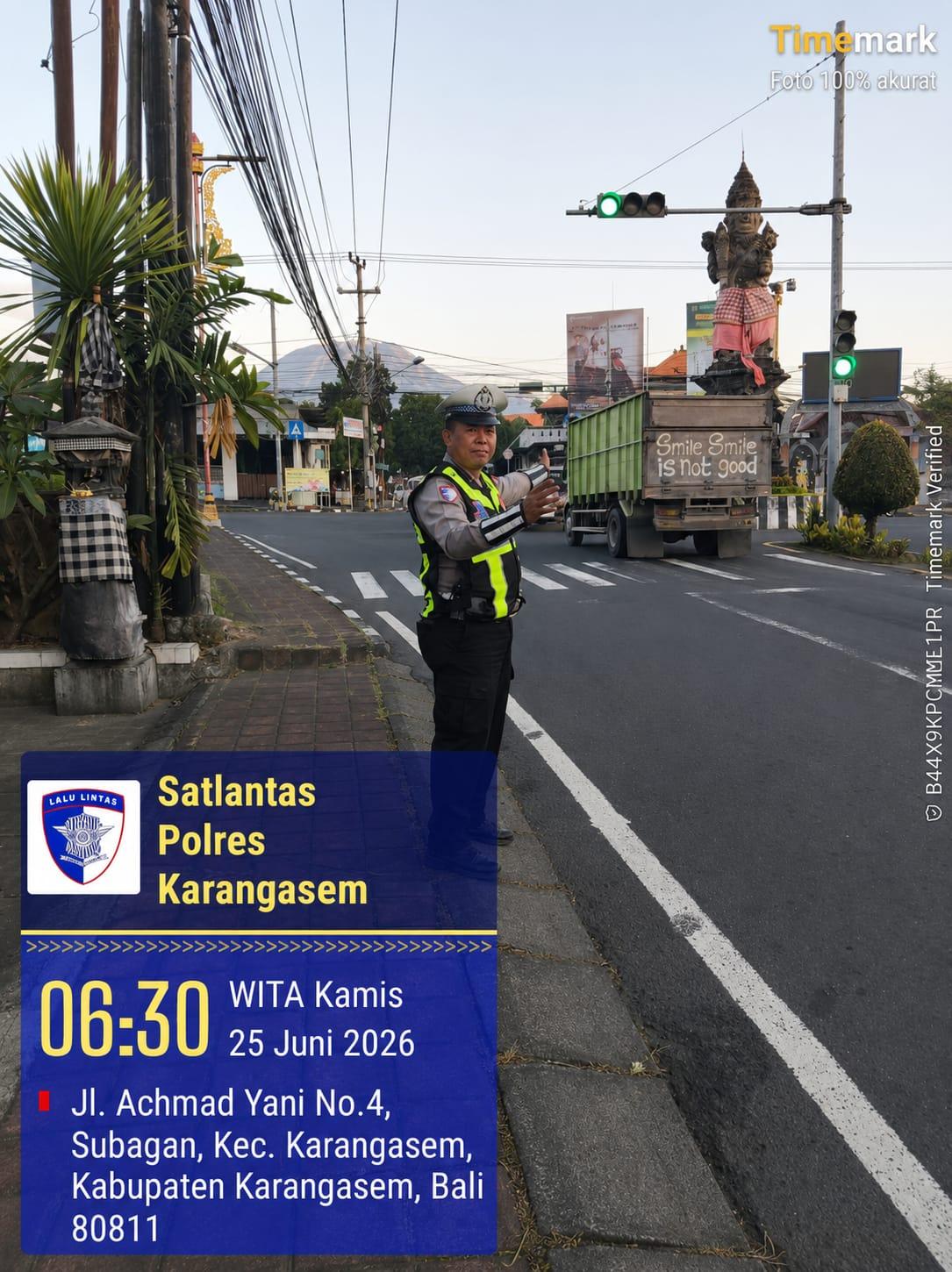 Personil Lantas Laksanakan Gatur Pagi Demi Ketertiban Dan Kelancaran Arus Lalin Di Ktl 1 Subagan